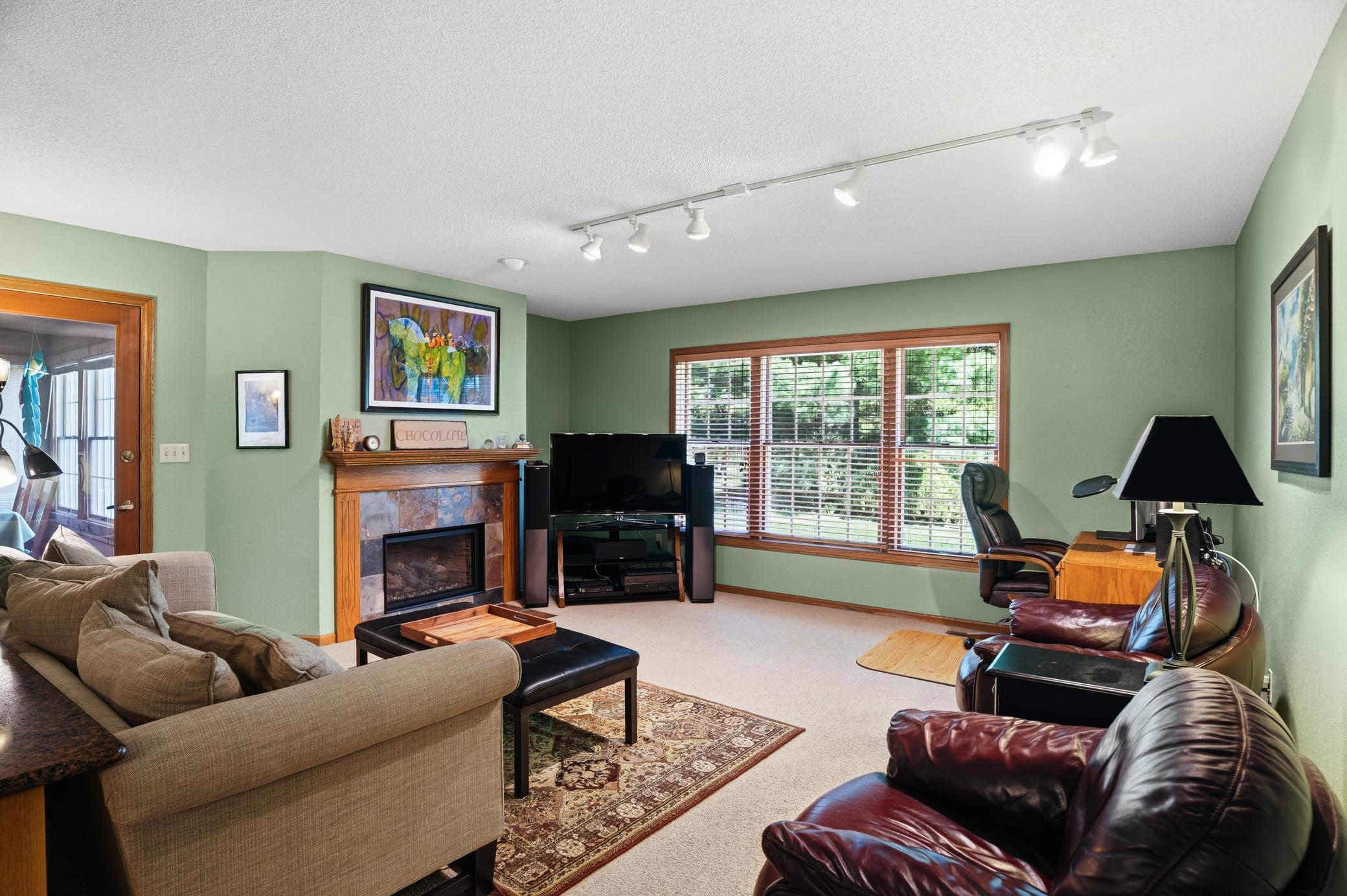 2524 Colony Circle Property Photo 5