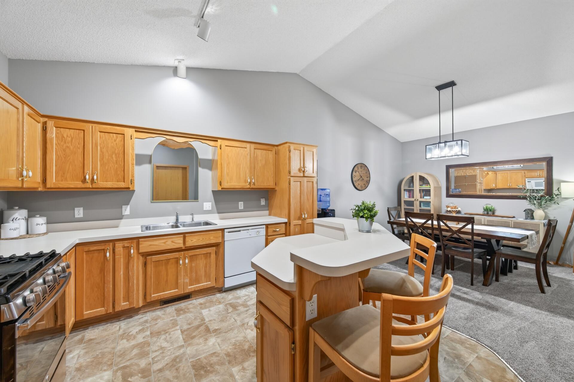 12774 Ulysses Circle Ne Property Photo 6
