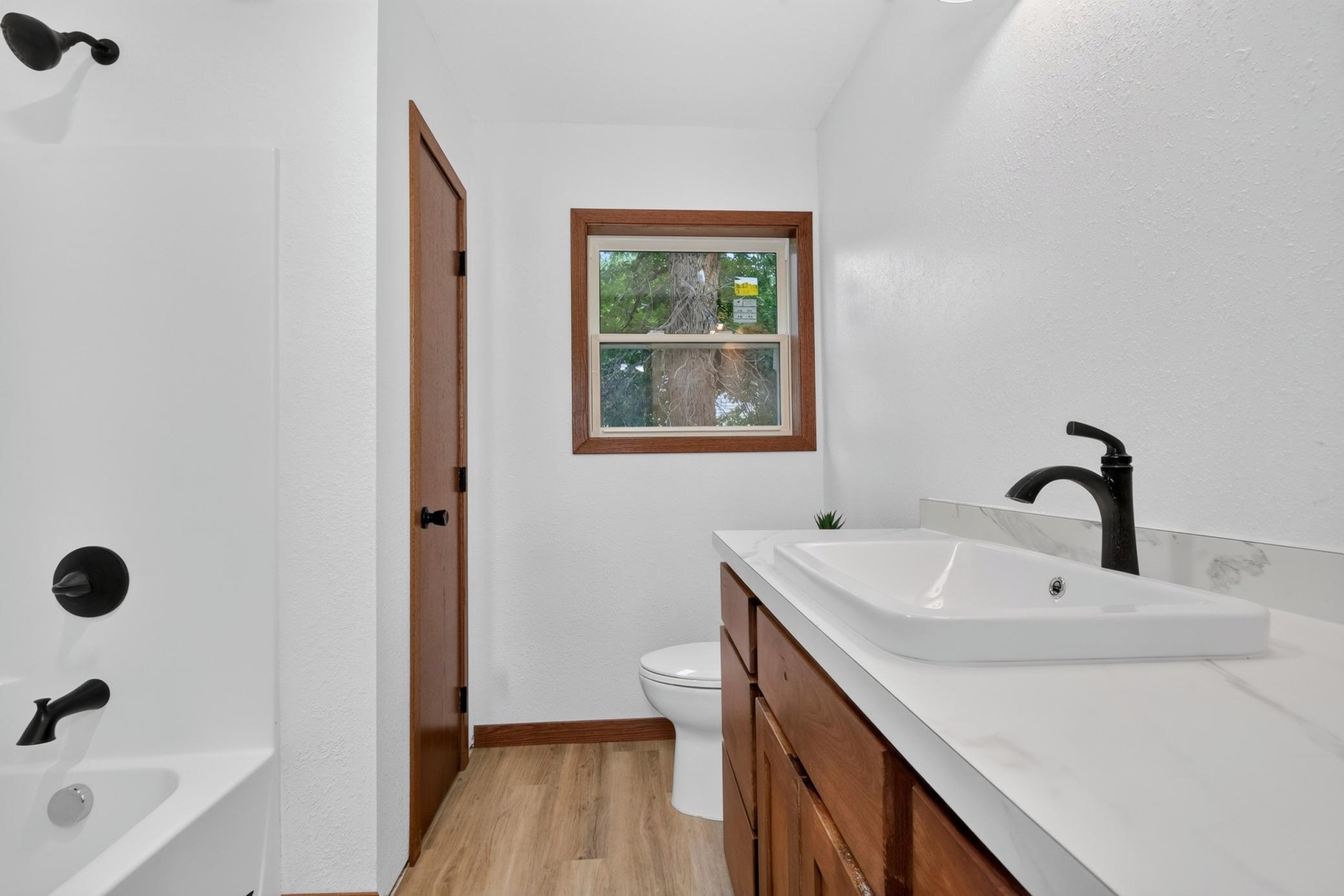 1125 Ne 6th Avenue Property Photo 7