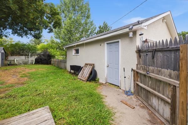 313 1st Avenue Ne Property Photo 5