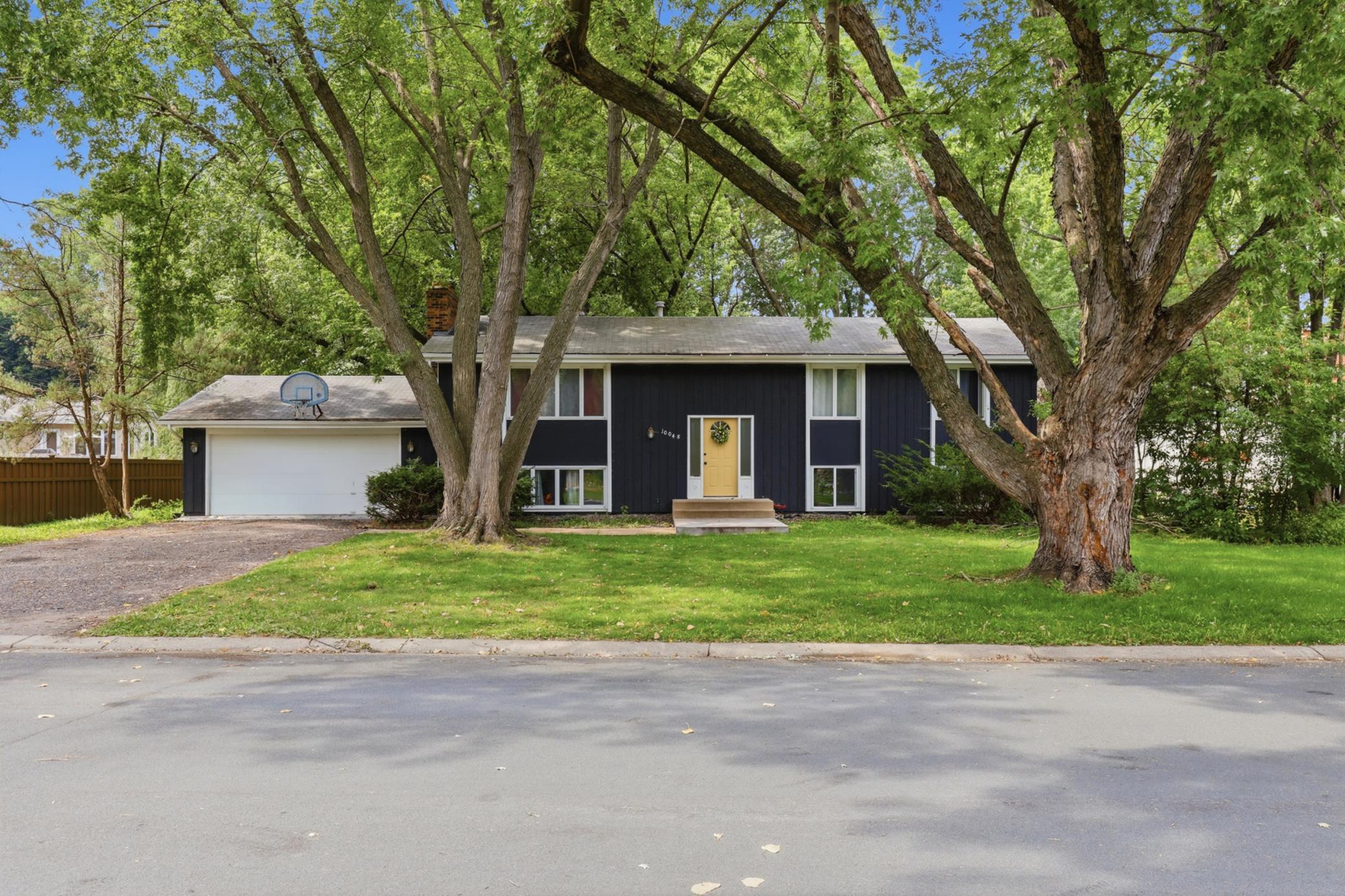 10048 Upton Road Property Photo 1
