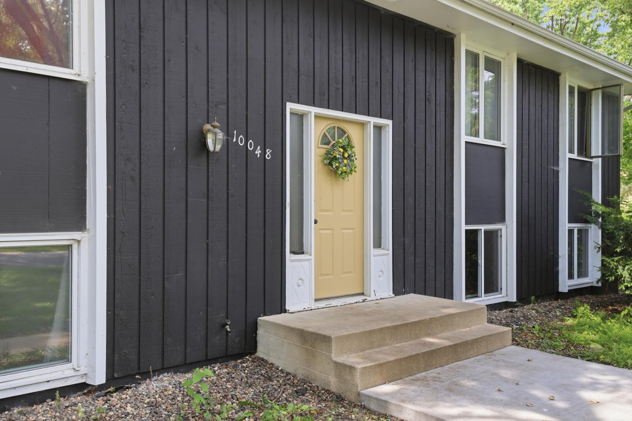 10048 Upton Road Property Photo 2