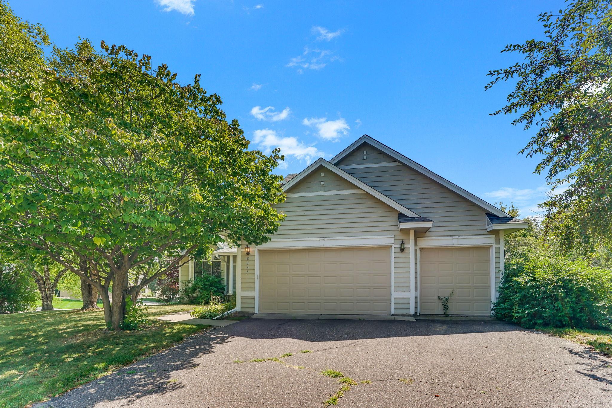 8843 Blackoaks Lane N Property Photo 4