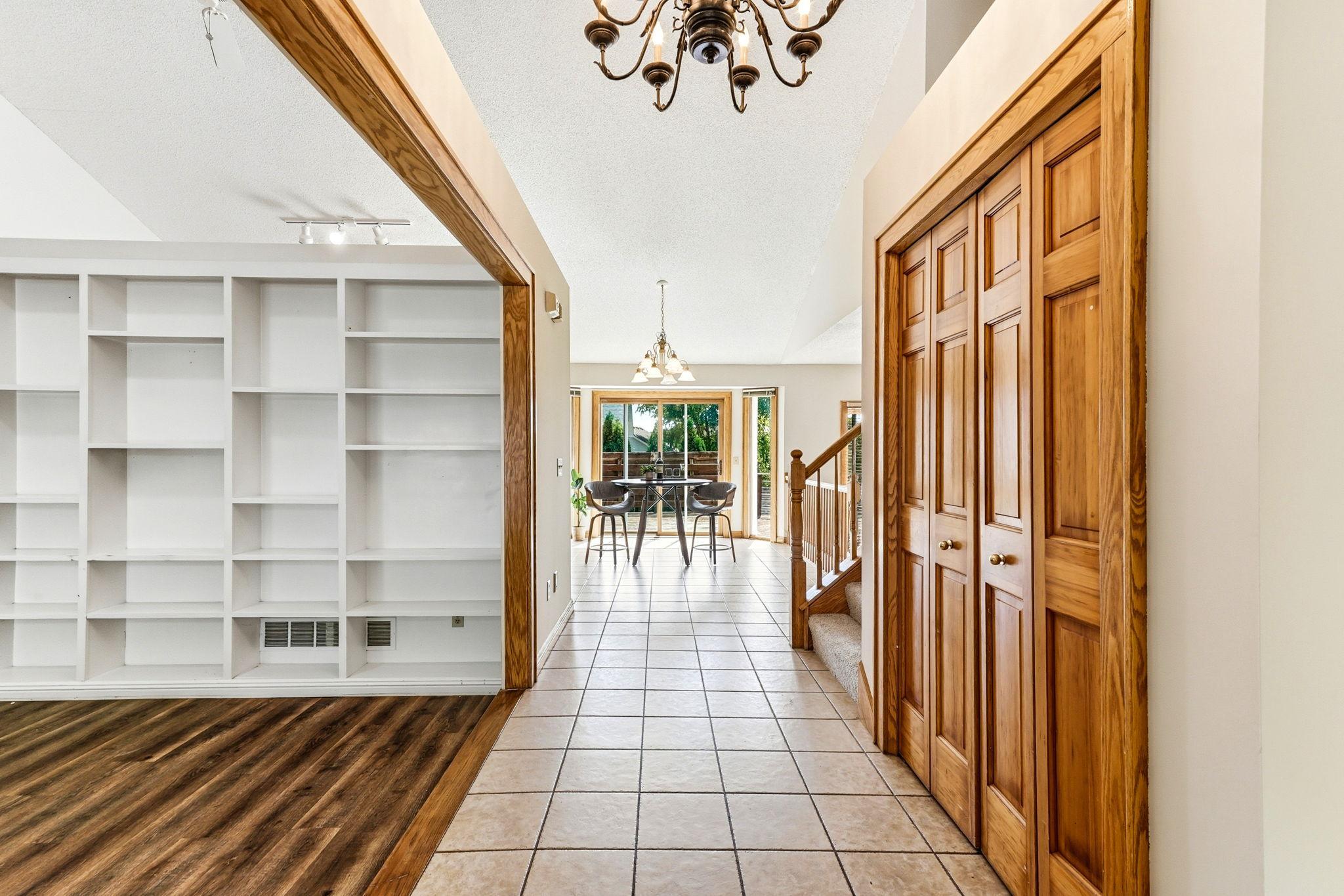 8843 Blackoaks Lane N Property Photo 6