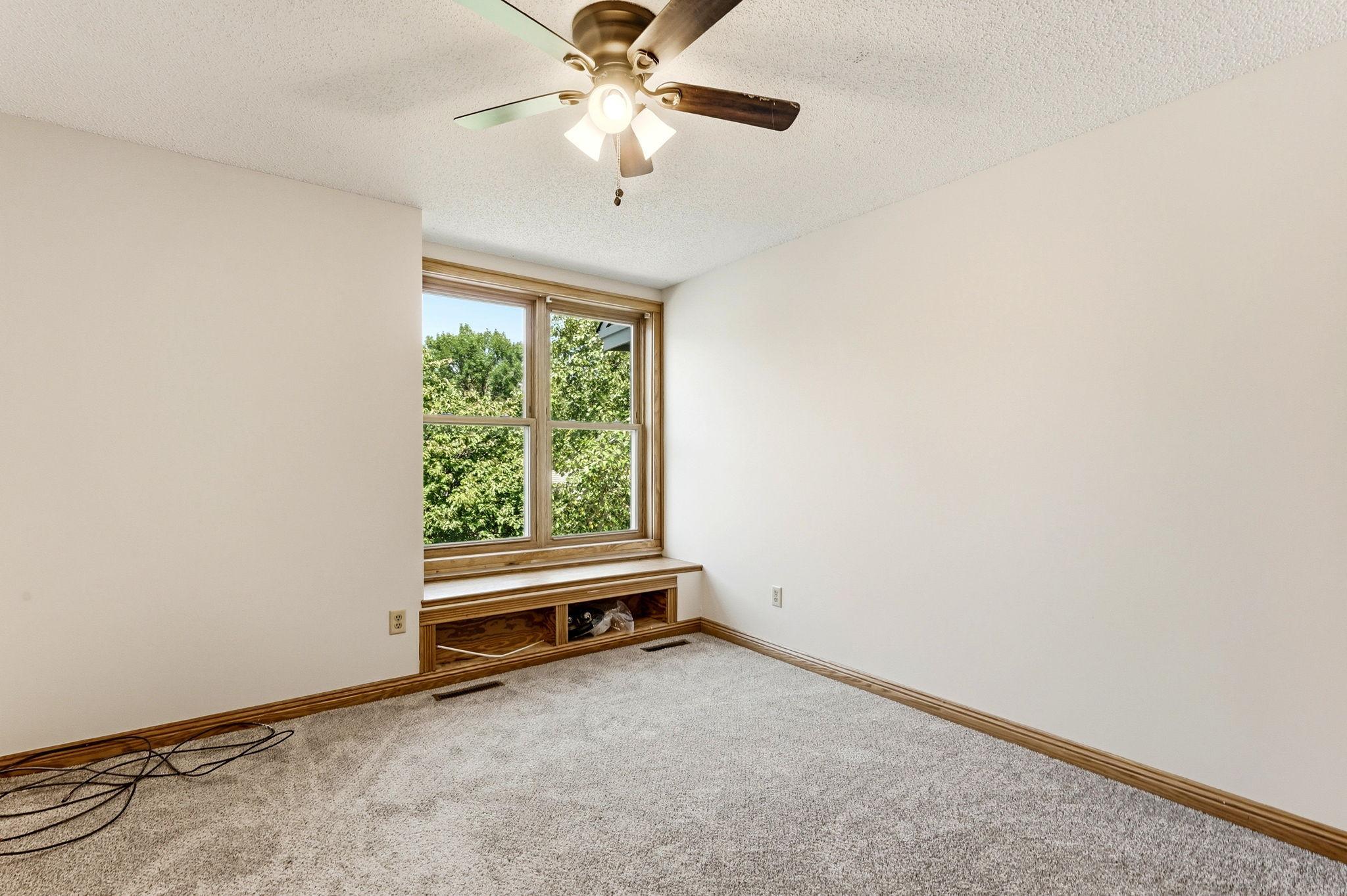 8843 Blackoaks Lane N Property Photo 33