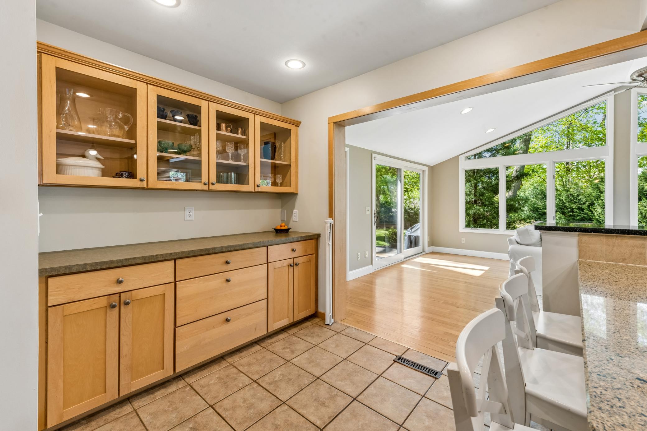 290 Ridgeview Drive E Property Photo 9