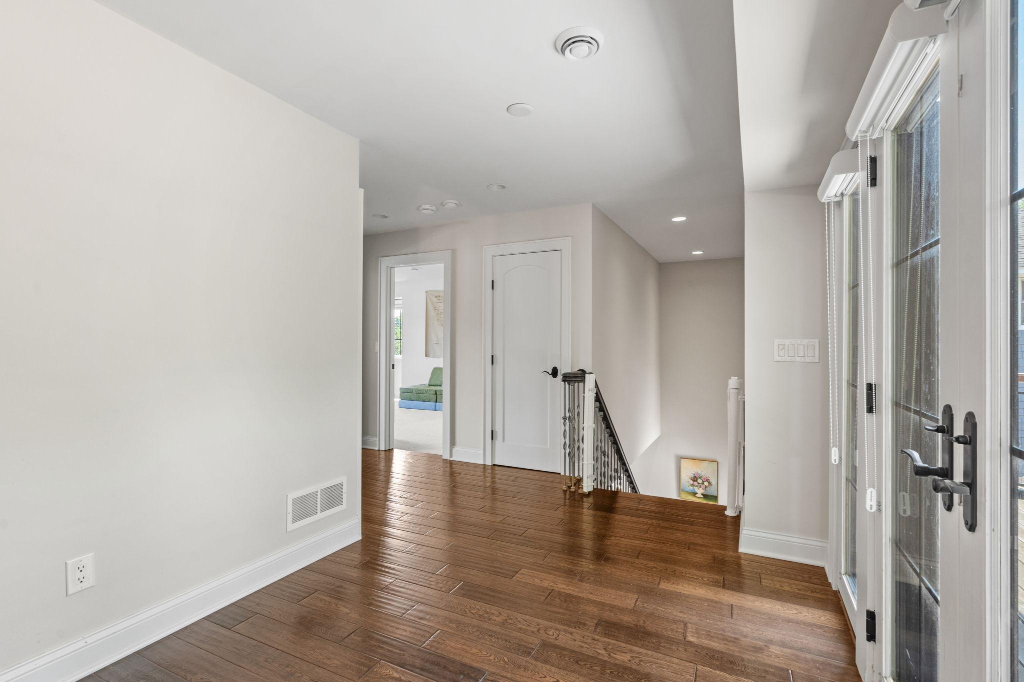 219 Chicago Avenue N Property Photo 31