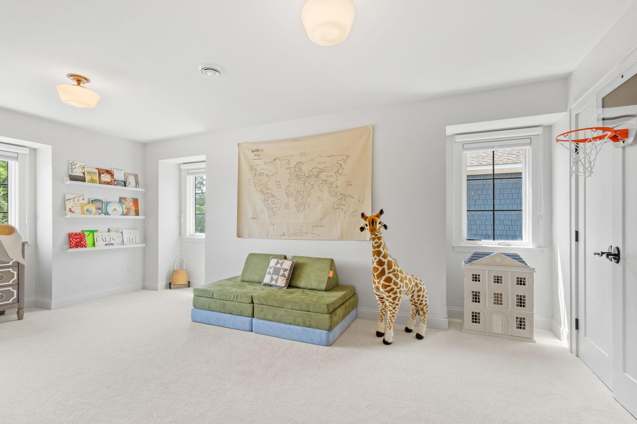 219 Chicago Avenue N Property Photo 37