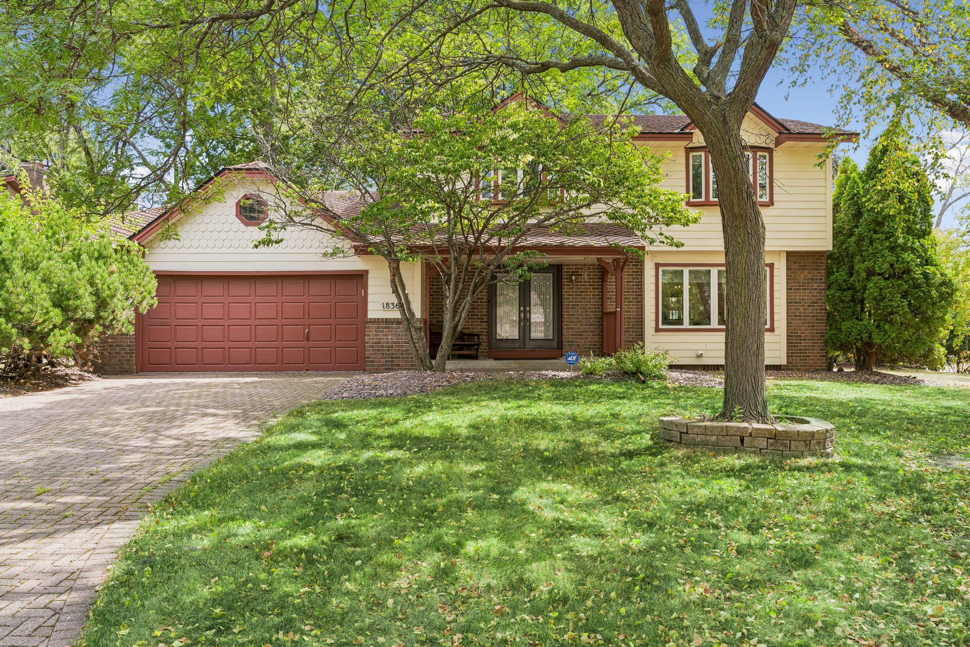 1836 Prior Avenue N Property Photo 2