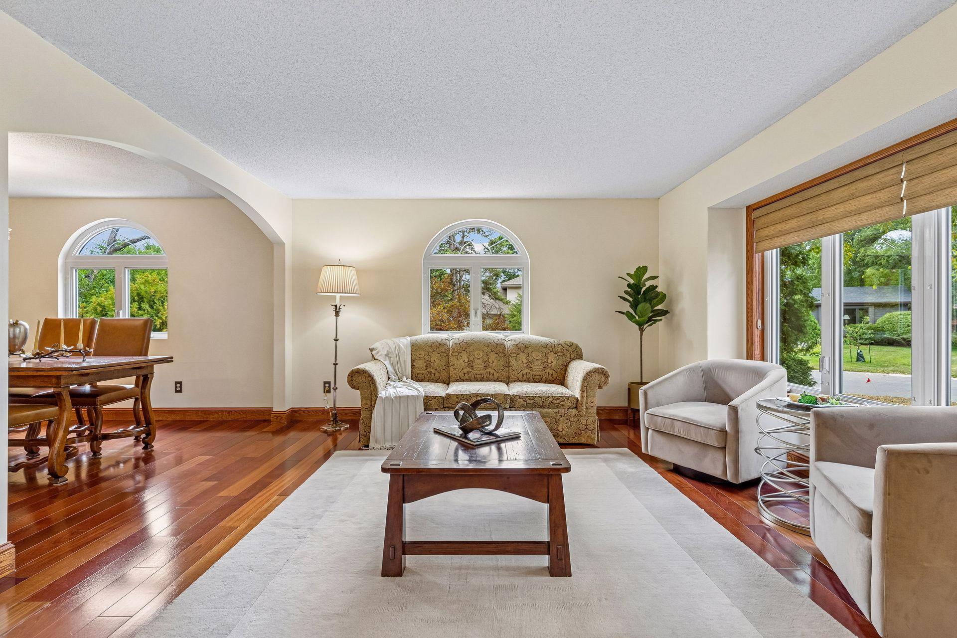 1836 Prior Avenue N Property Photo 4