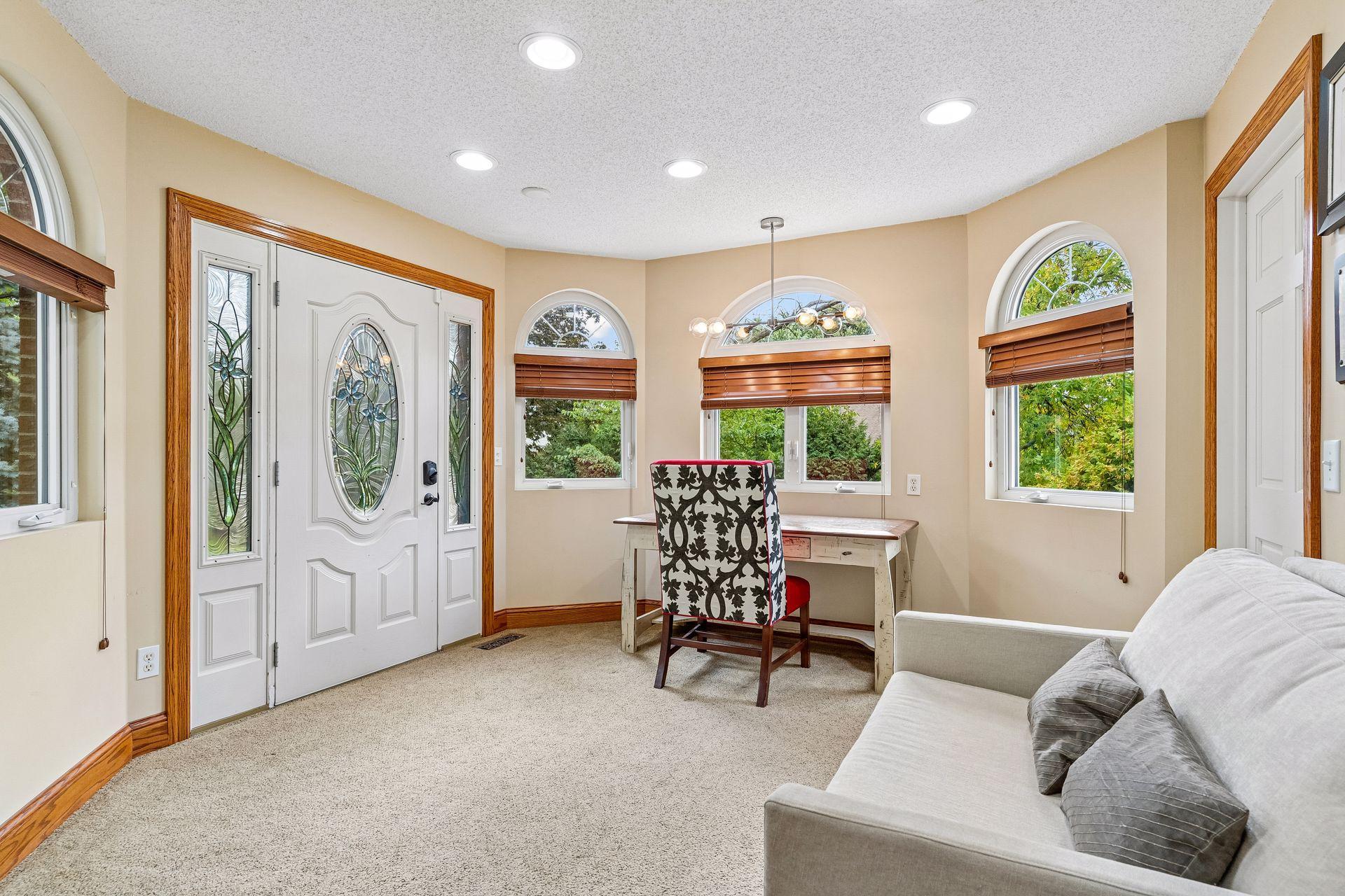 1836 Prior Avenue N Property Photo 14