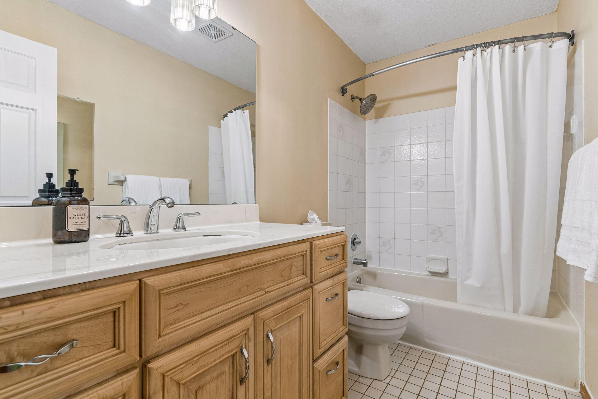 1836 Prior Avenue N Property Photo 22