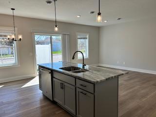 3405 Douglas Drive N Property Photo 5