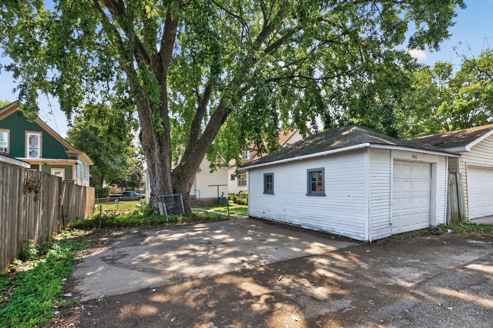 801 Armstrong Avenue Property Photo 45