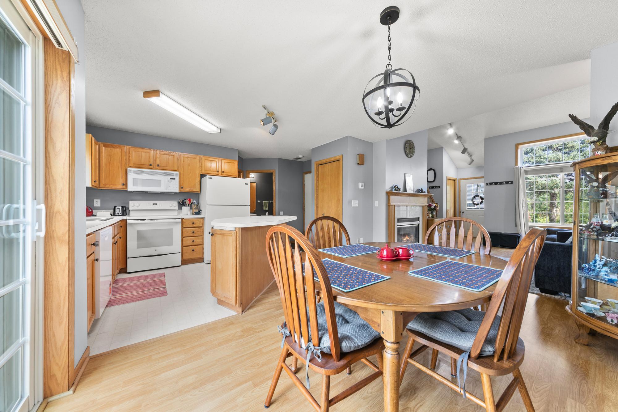 446 Mission Hills Way E Property Photo 13