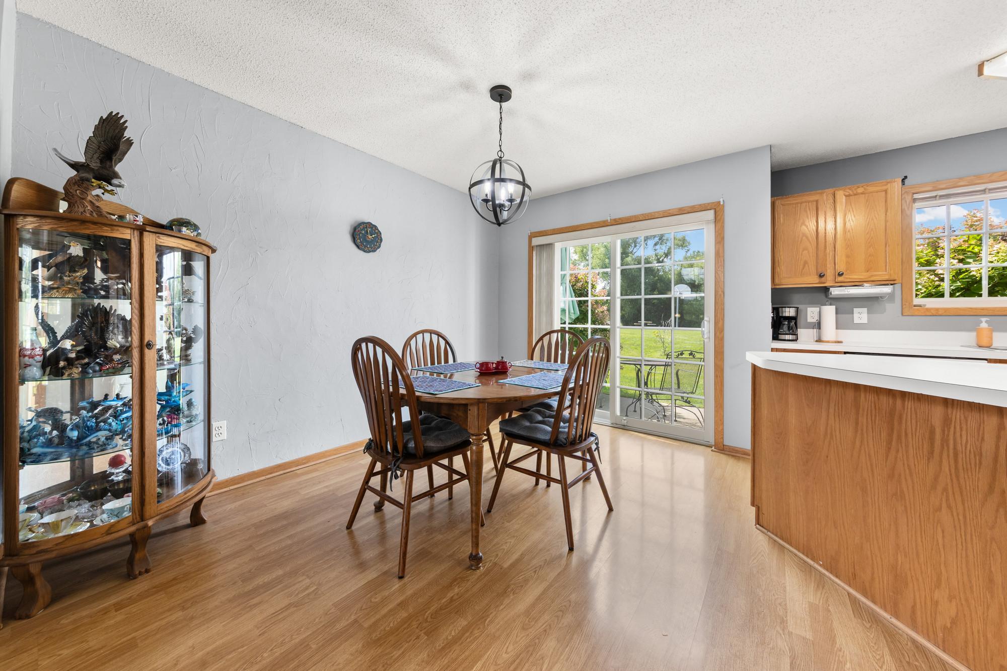 446 Mission Hills Way E Property Photo 14