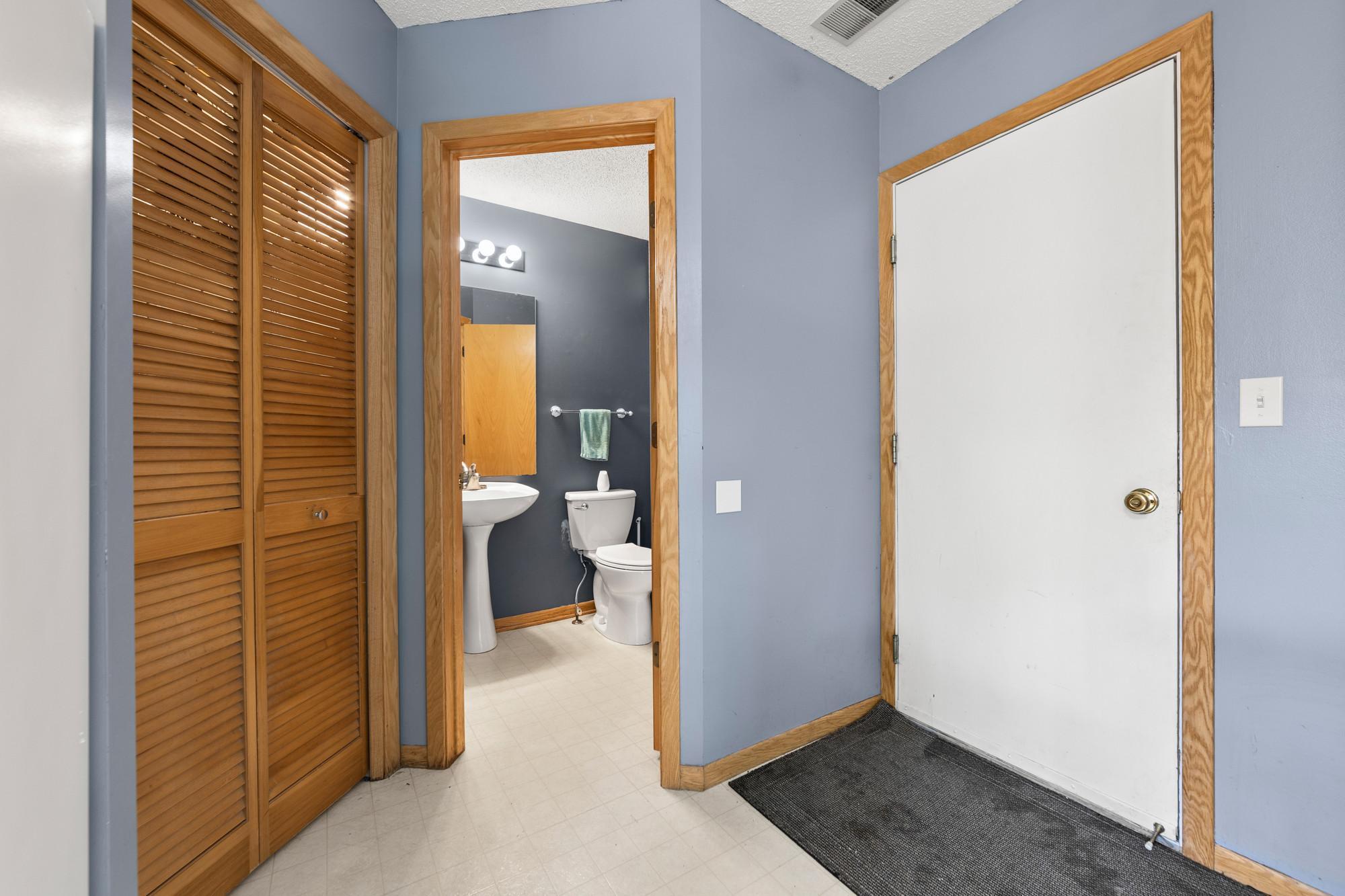 446 Mission Hills Way E Property Photo 15