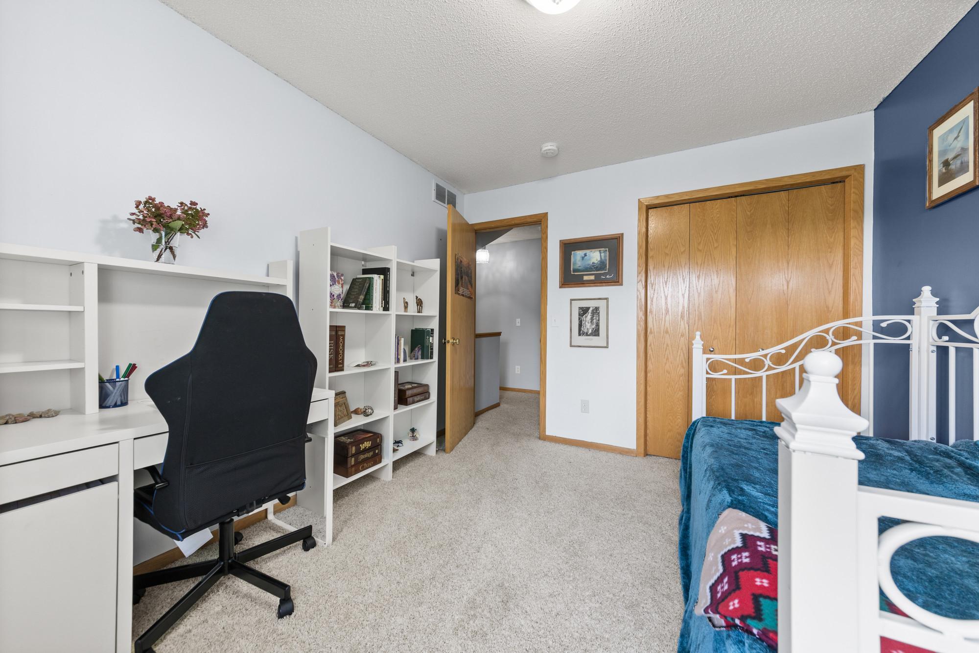 446 Mission Hills Way E Property Photo 25