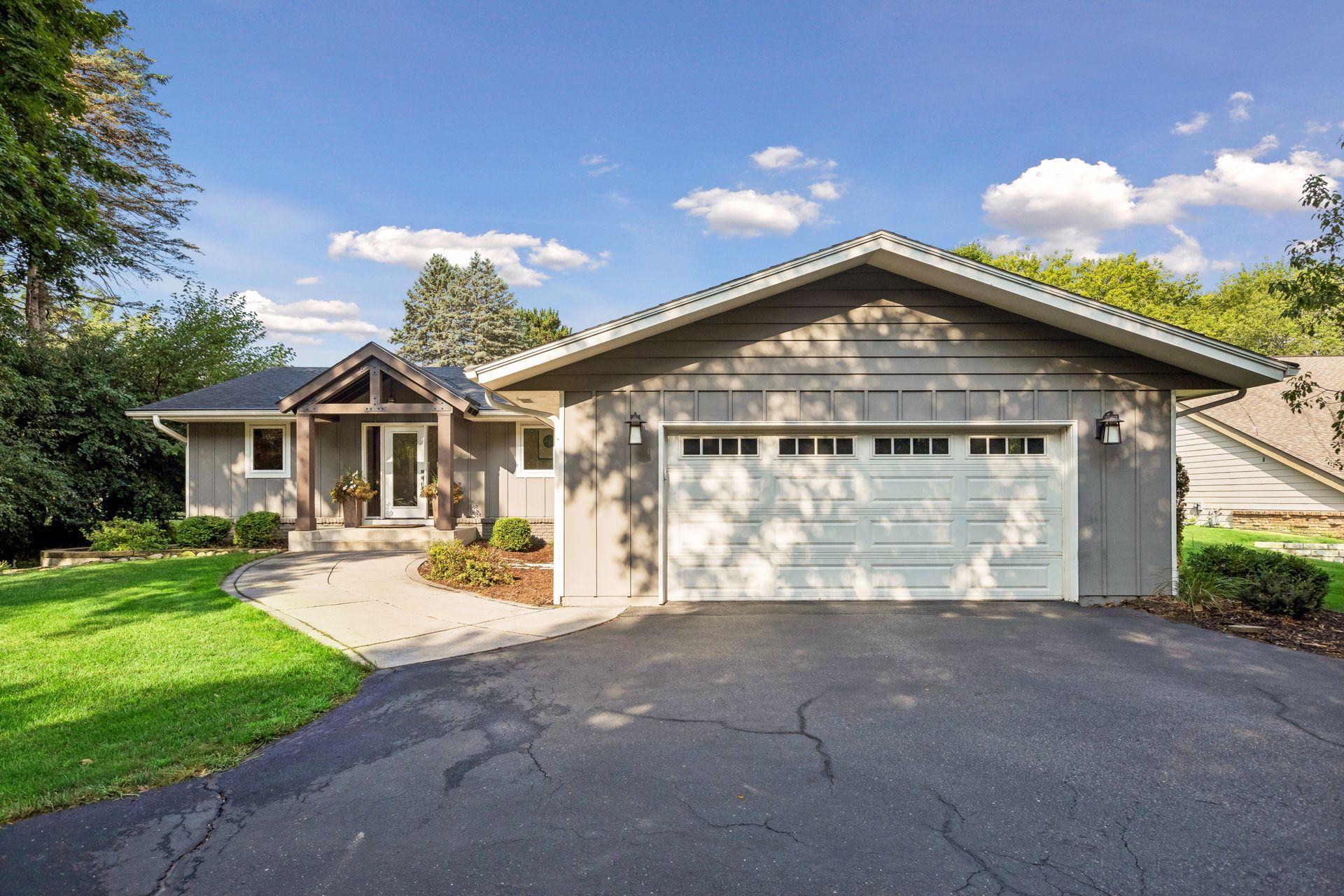 6940 Moccasin Valley Road Property Photo 2