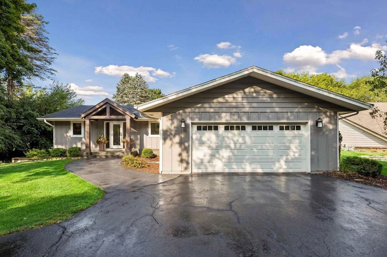 6940 Moccasin Valley Road Property Photo 2