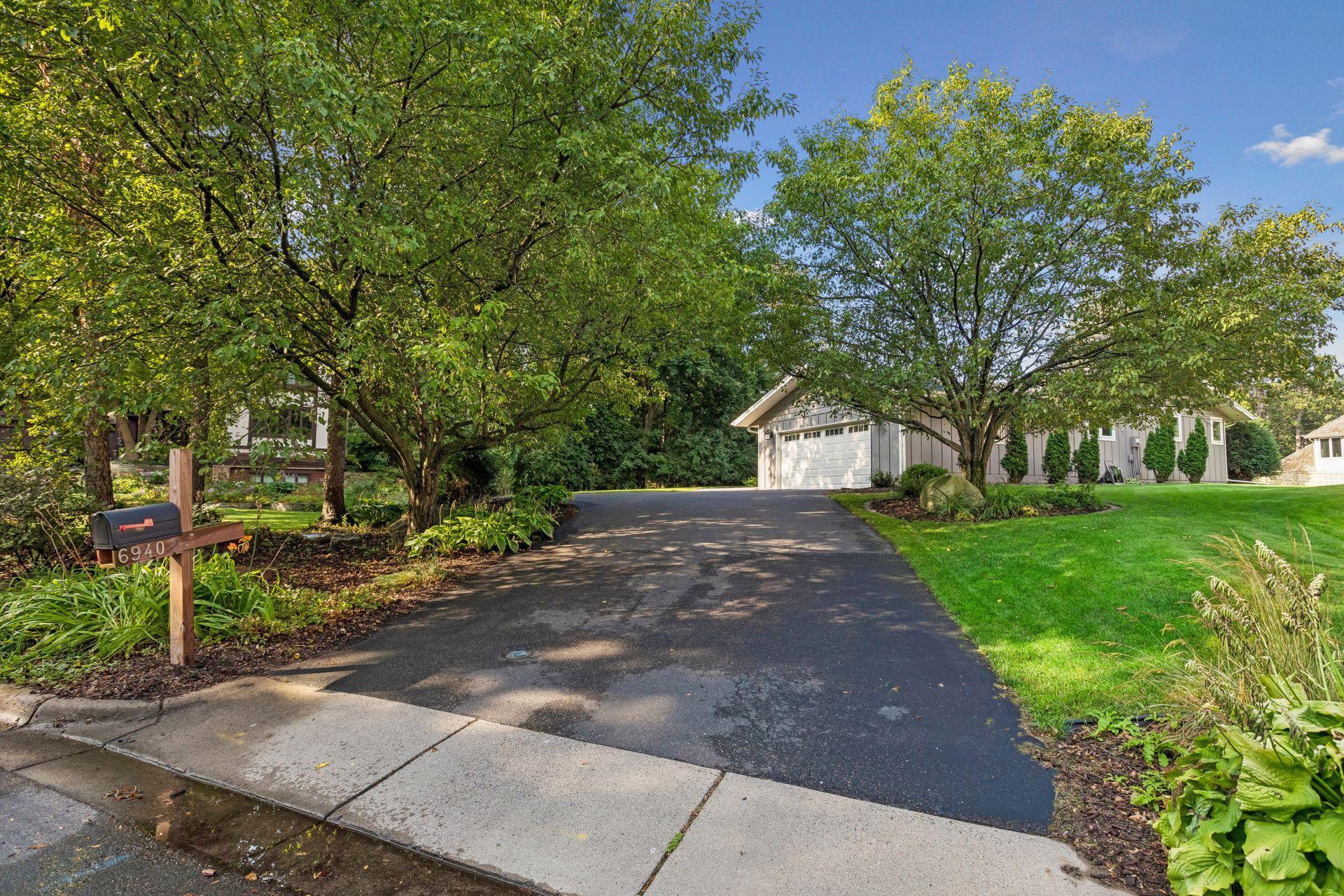 6940 Moccasin Valley Road Property Photo 4