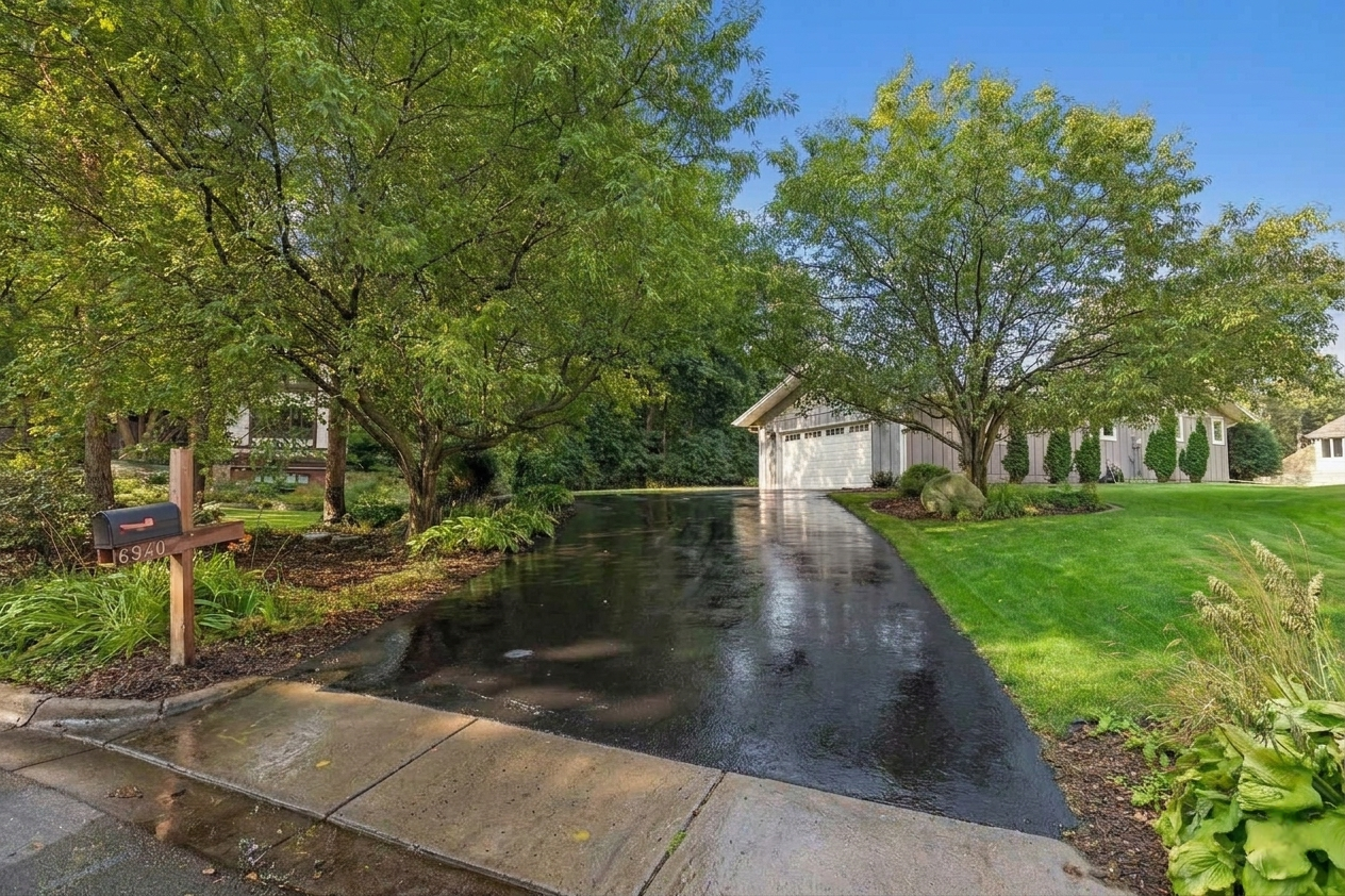 6940 Moccasin Valley Road Property Photo 4