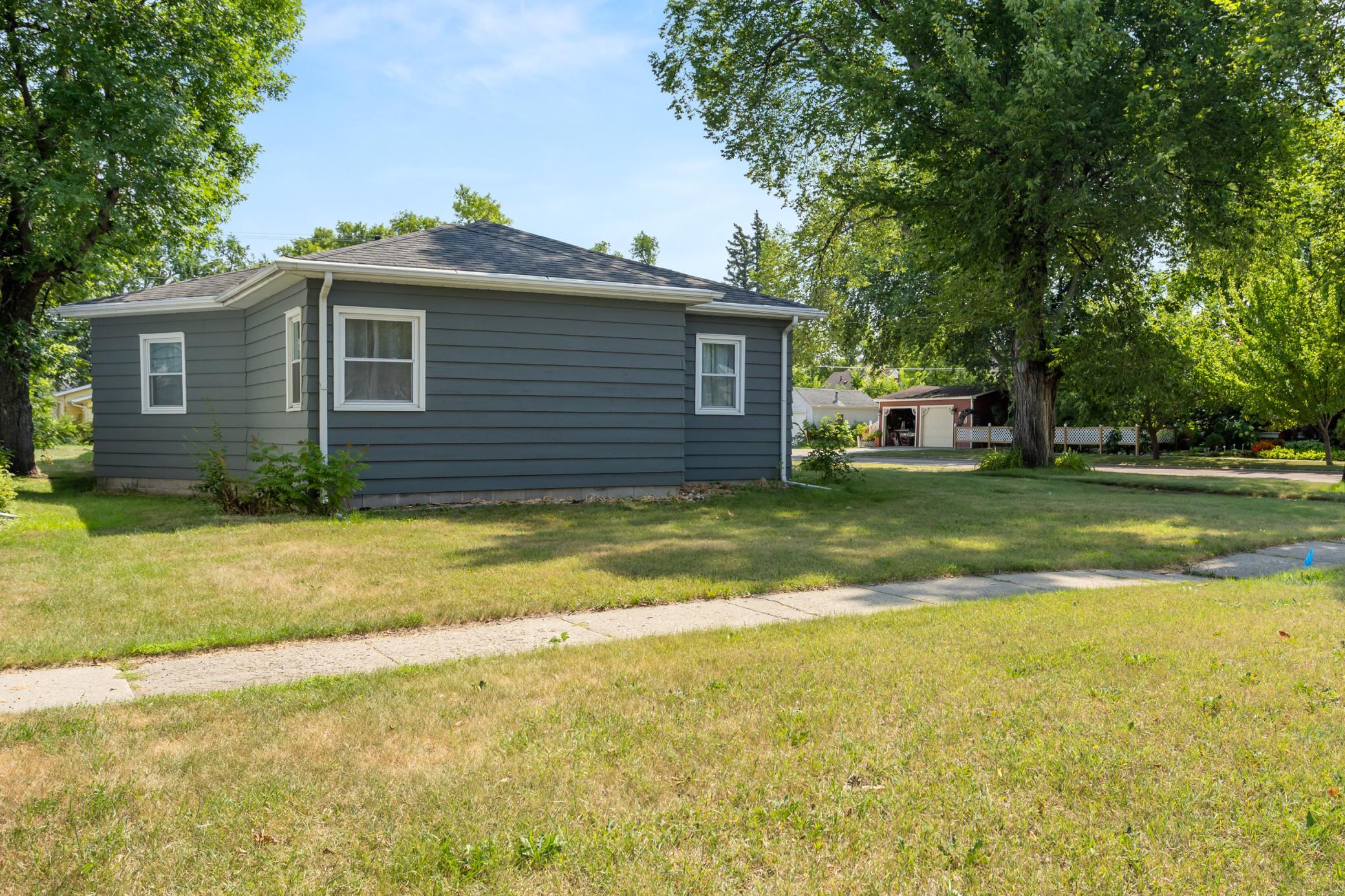 824 4th Avenue N Property Photo 3
