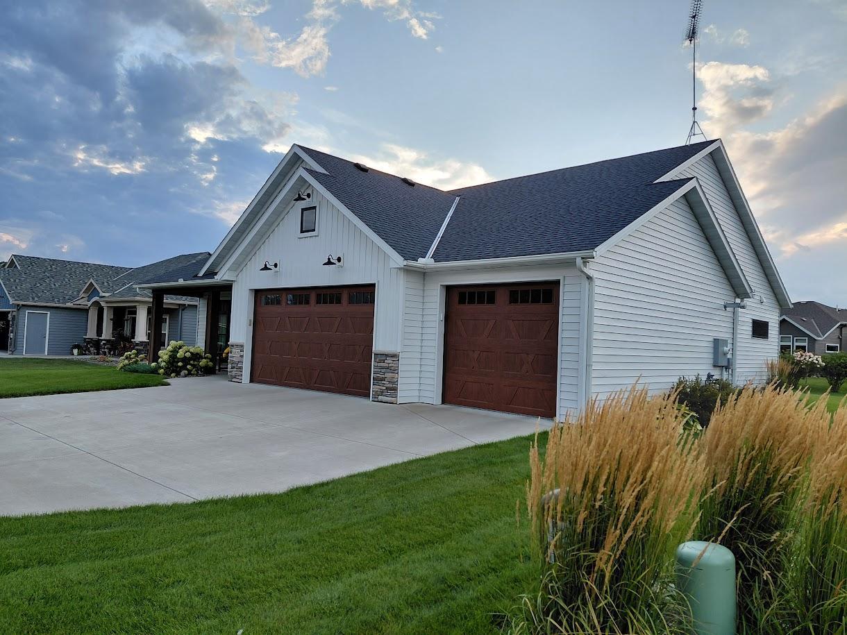 5839 Rivers Edge Drive Property Photo 4