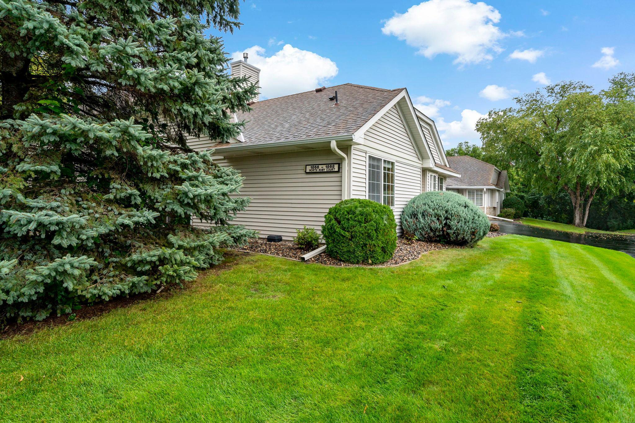 1866 N Ruby Court Property Photo 3
