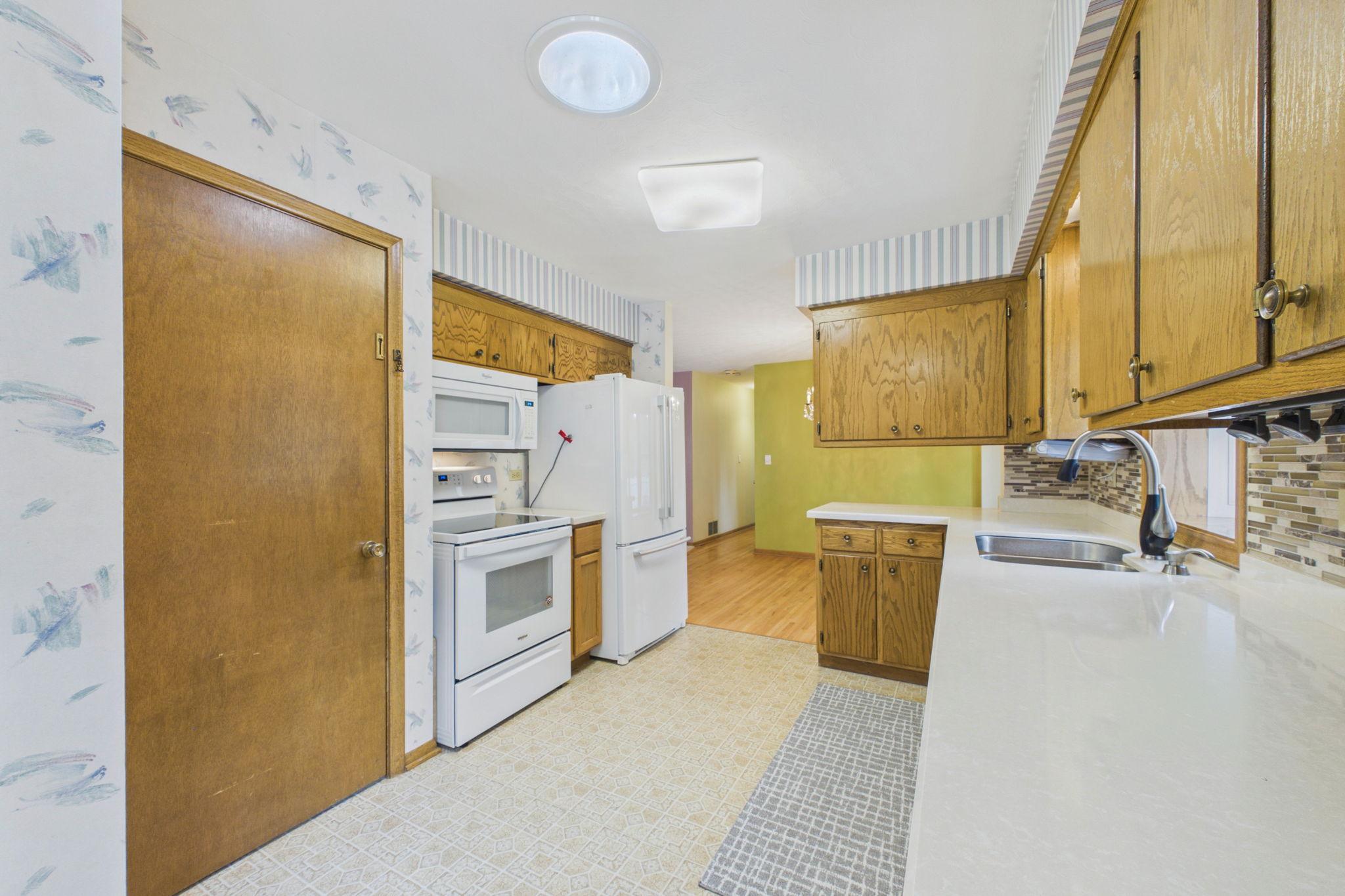 1761 Emerald Drive Property Photo 5