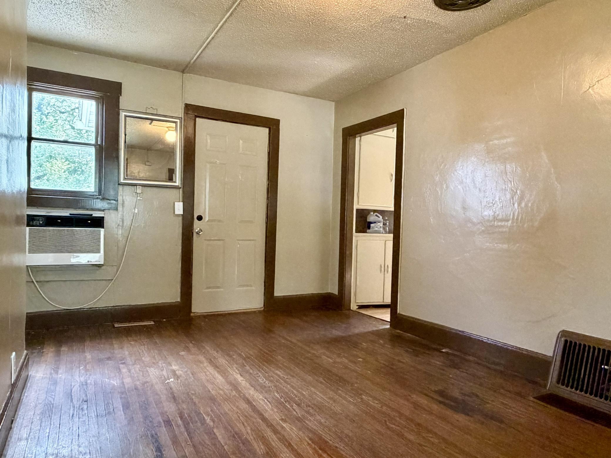 220 Sheridan Street Property Photo 17