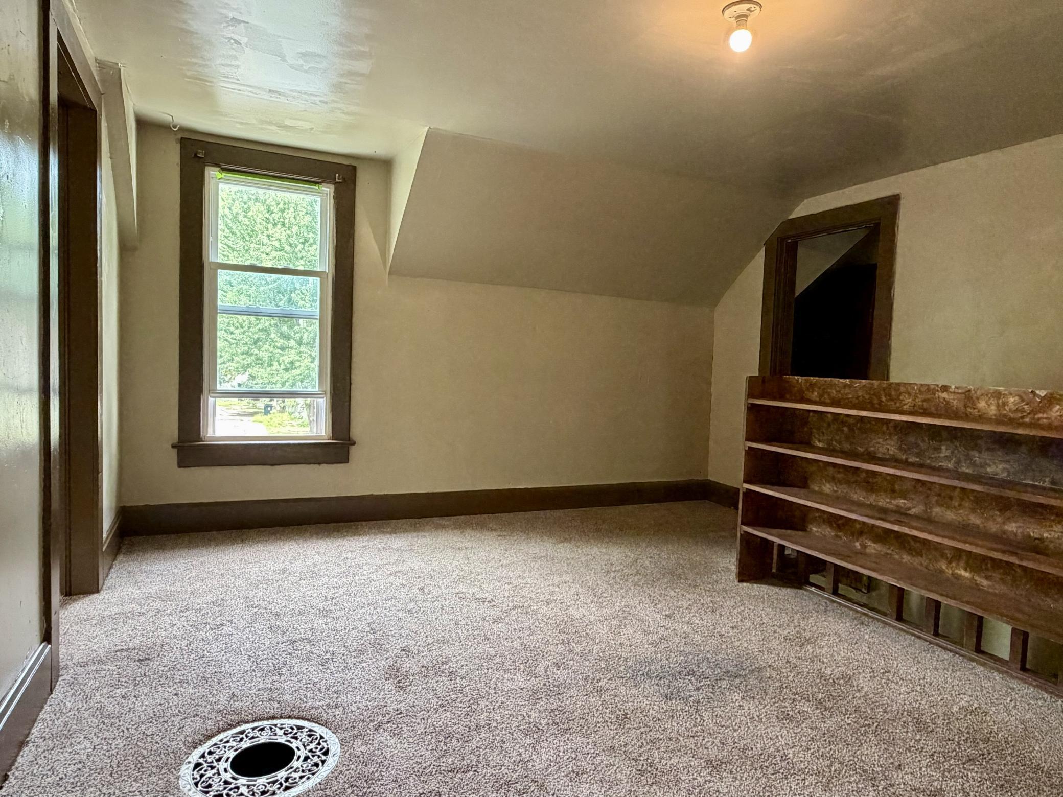 220 Sheridan Street Property Photo 32