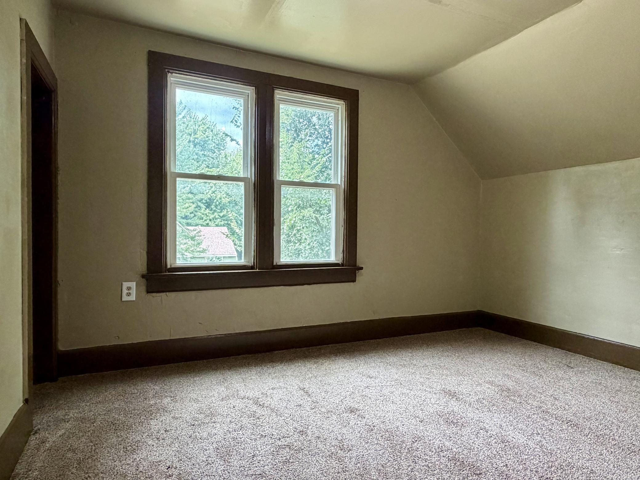 220 Sheridan Street Property Photo 37