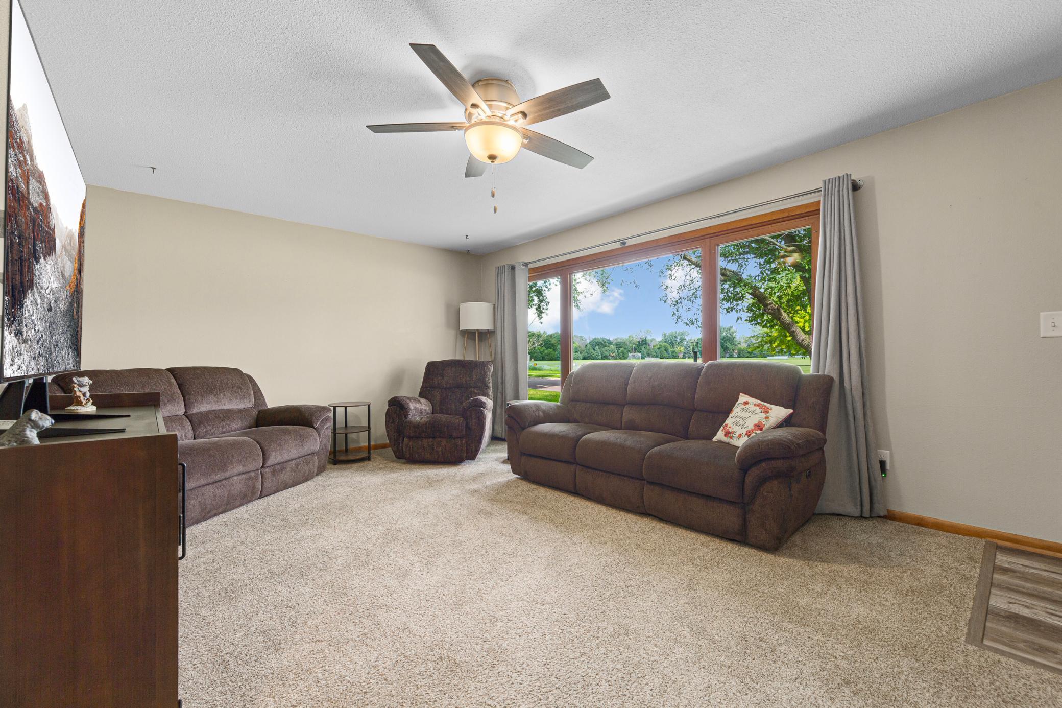 2541 E Main Street Property Photo 6