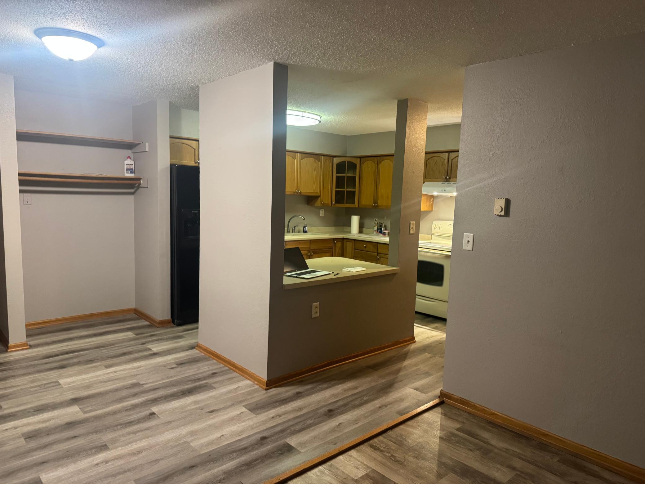 221 Grand Avenue W 306 Property Photo 1