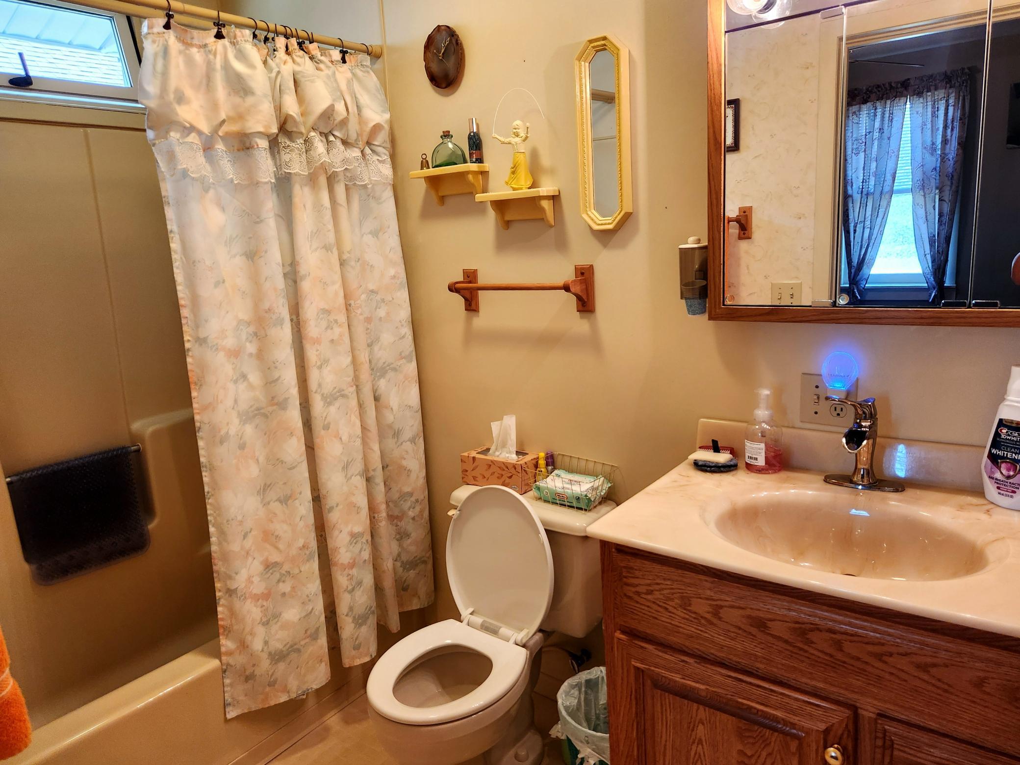 119 13th Street W Property Photo 7