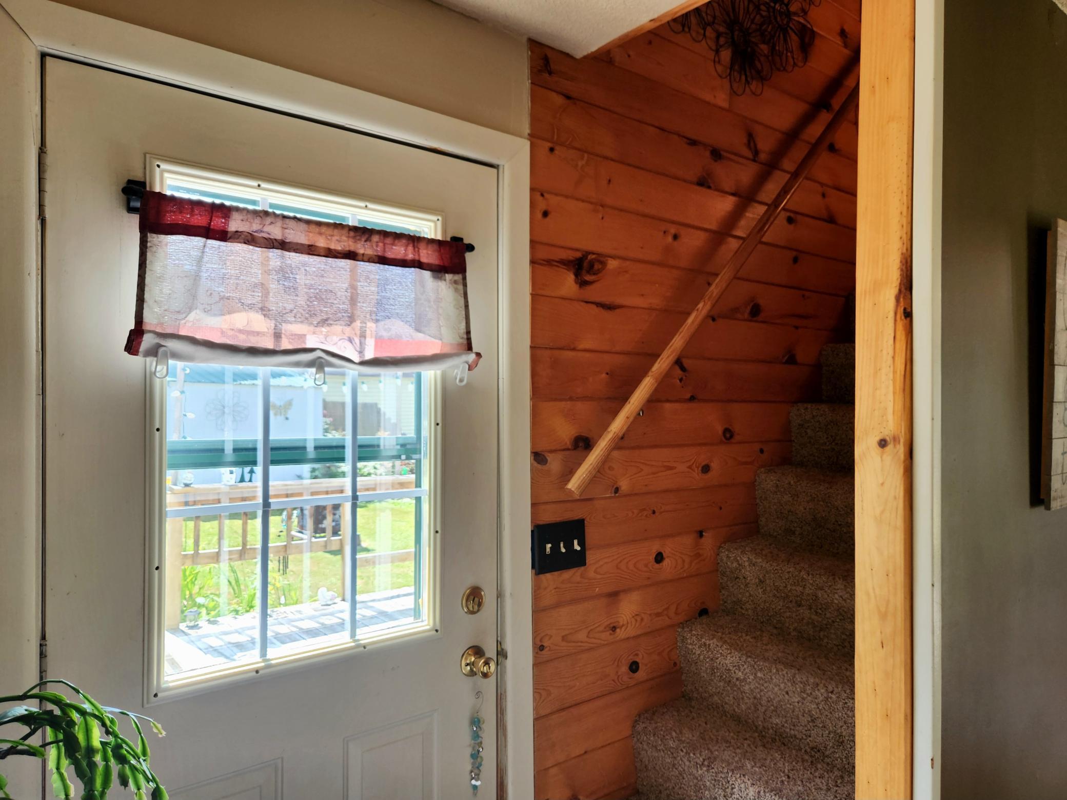 119 13th Street W Property Photo 14