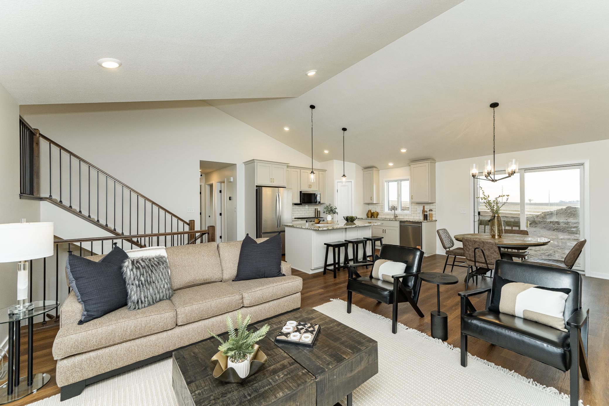1602 21st Avenue Ne Property Photo 3