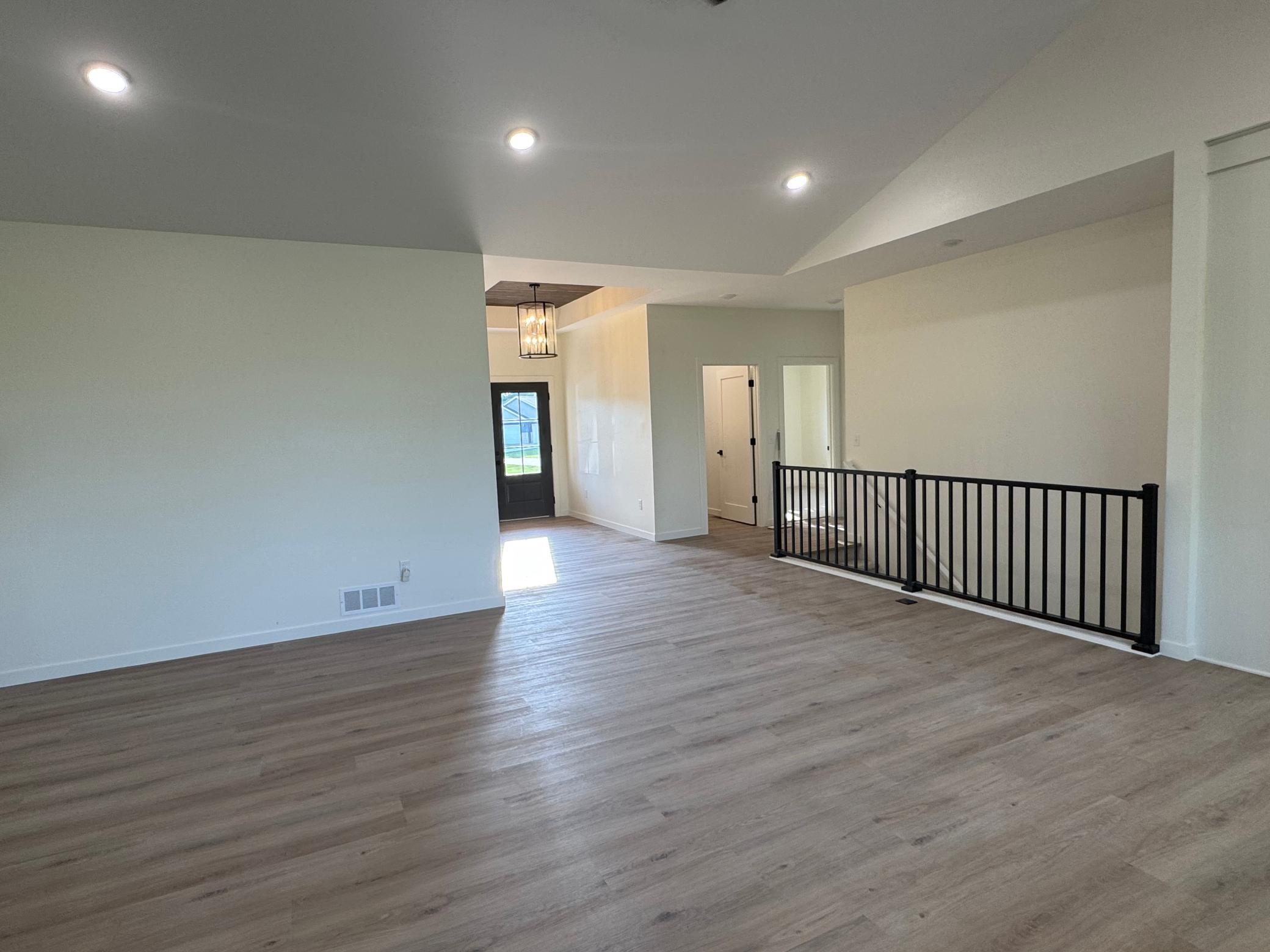 1215 Moor Stone Drive Ne Property Photo 7