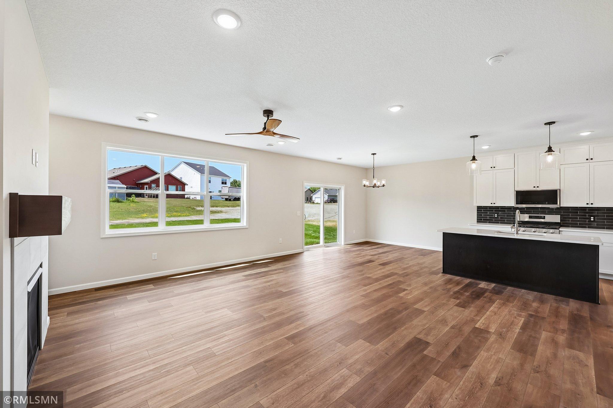 8982 Parkview Circle Property Photo 6