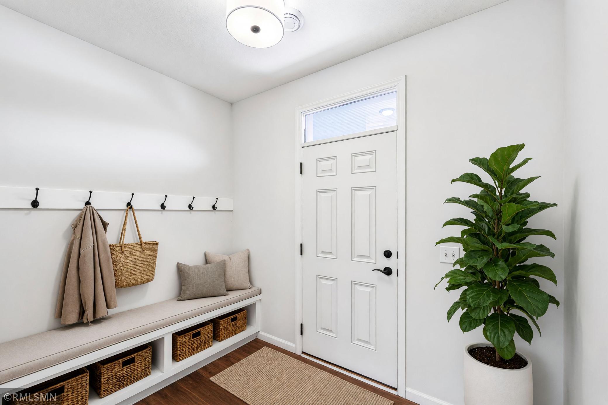 8982 Parkview Circle Property Photo 7