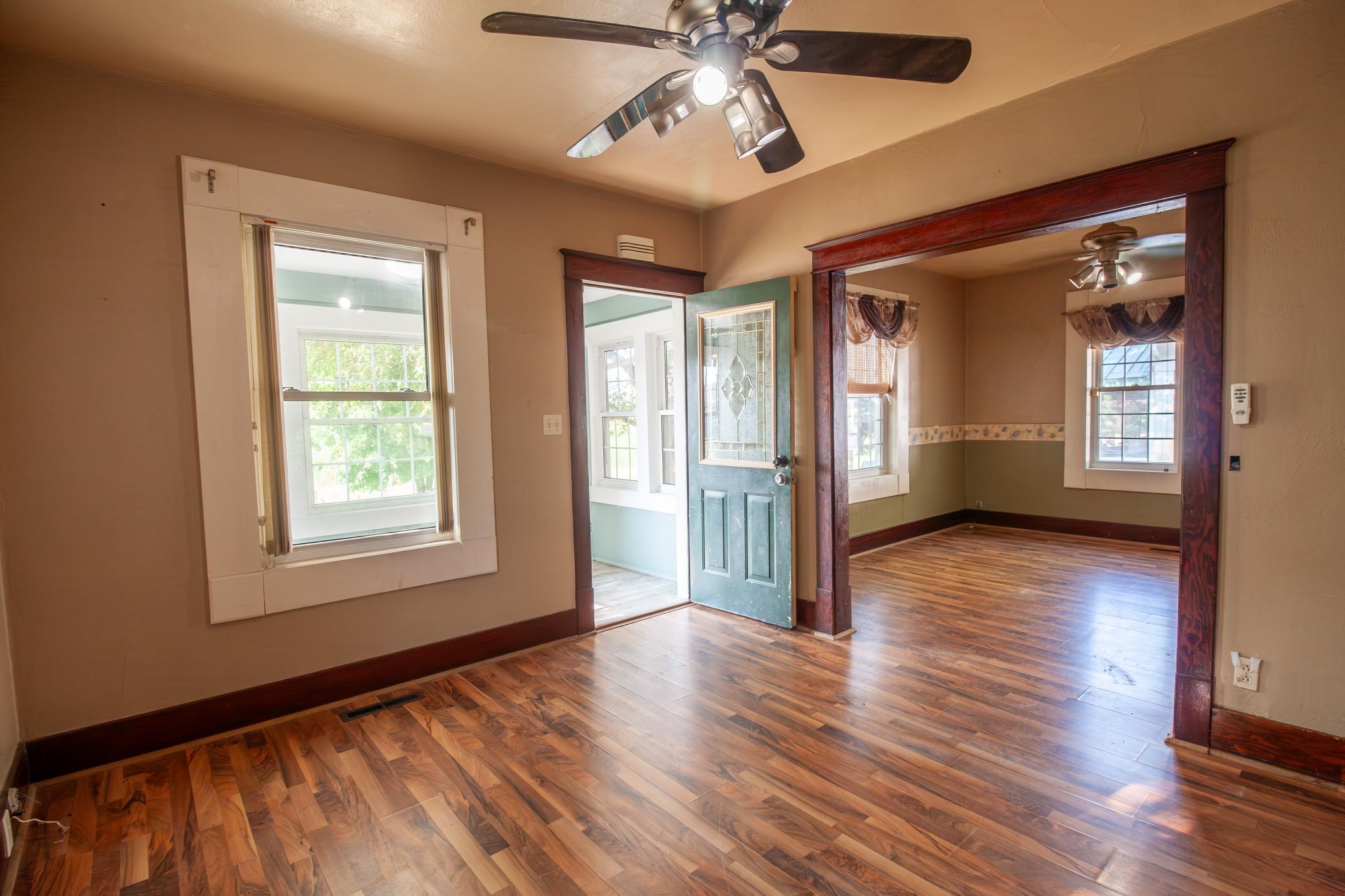 209 Cleveland Avenue E Property Photo 8