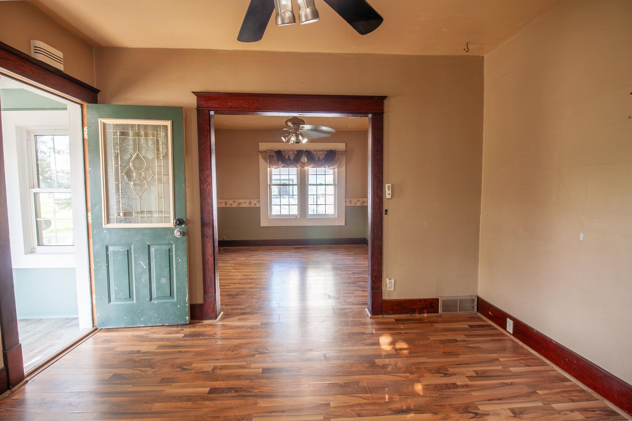 209 Cleveland Avenue E Property Photo 10