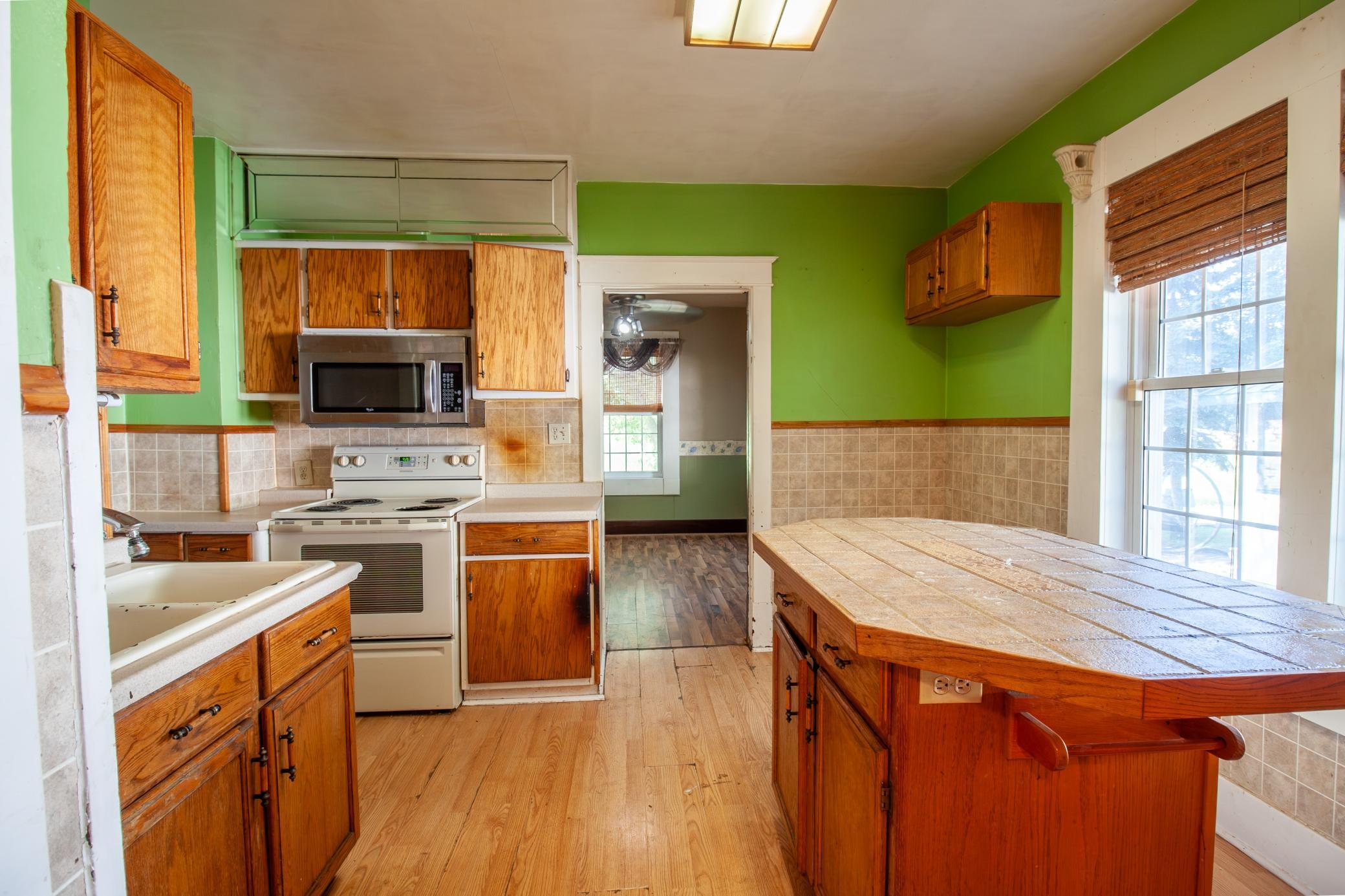 209 Cleveland Avenue E Property Photo 16