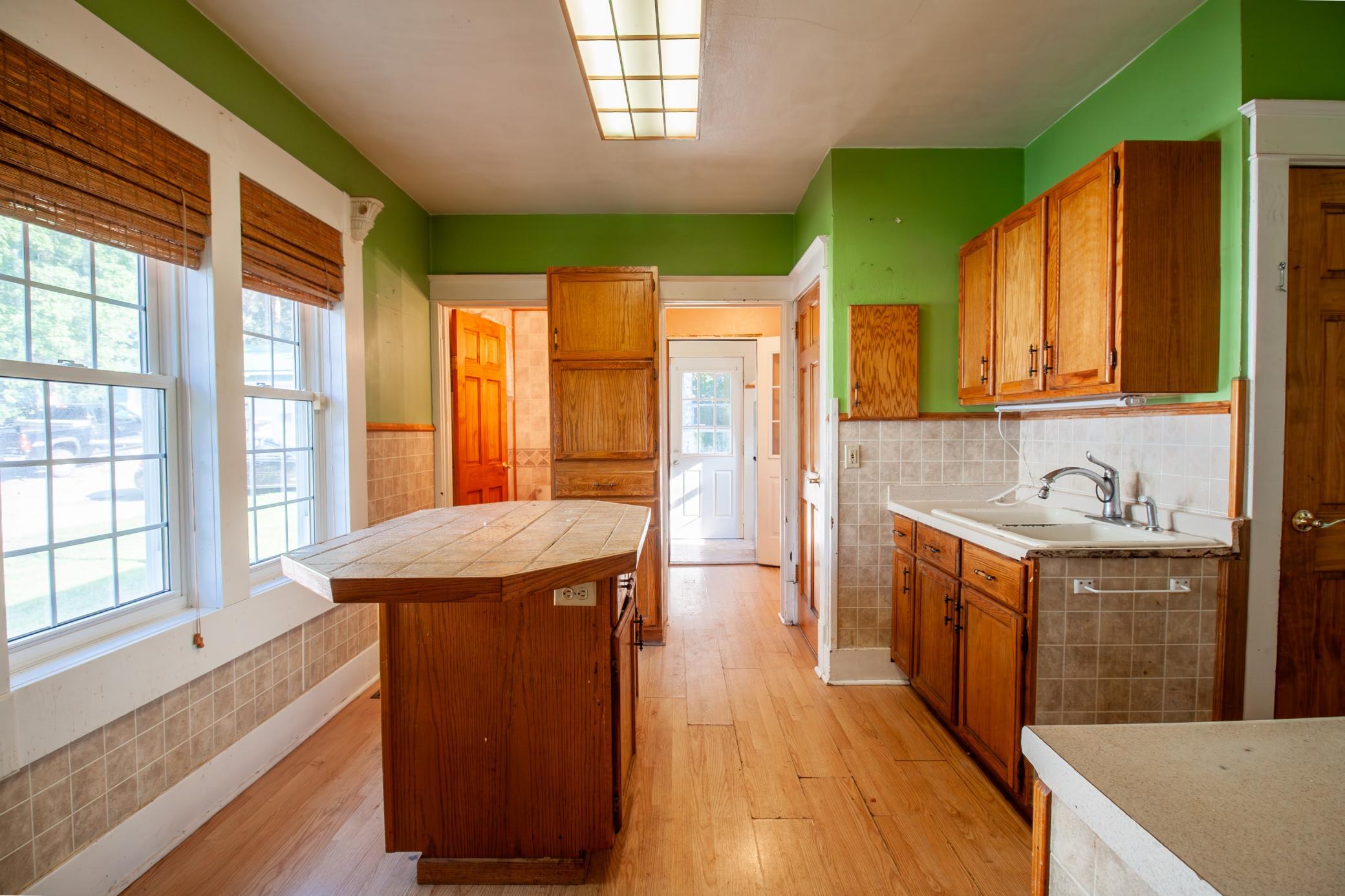 209 Cleveland Avenue E Property Photo 17