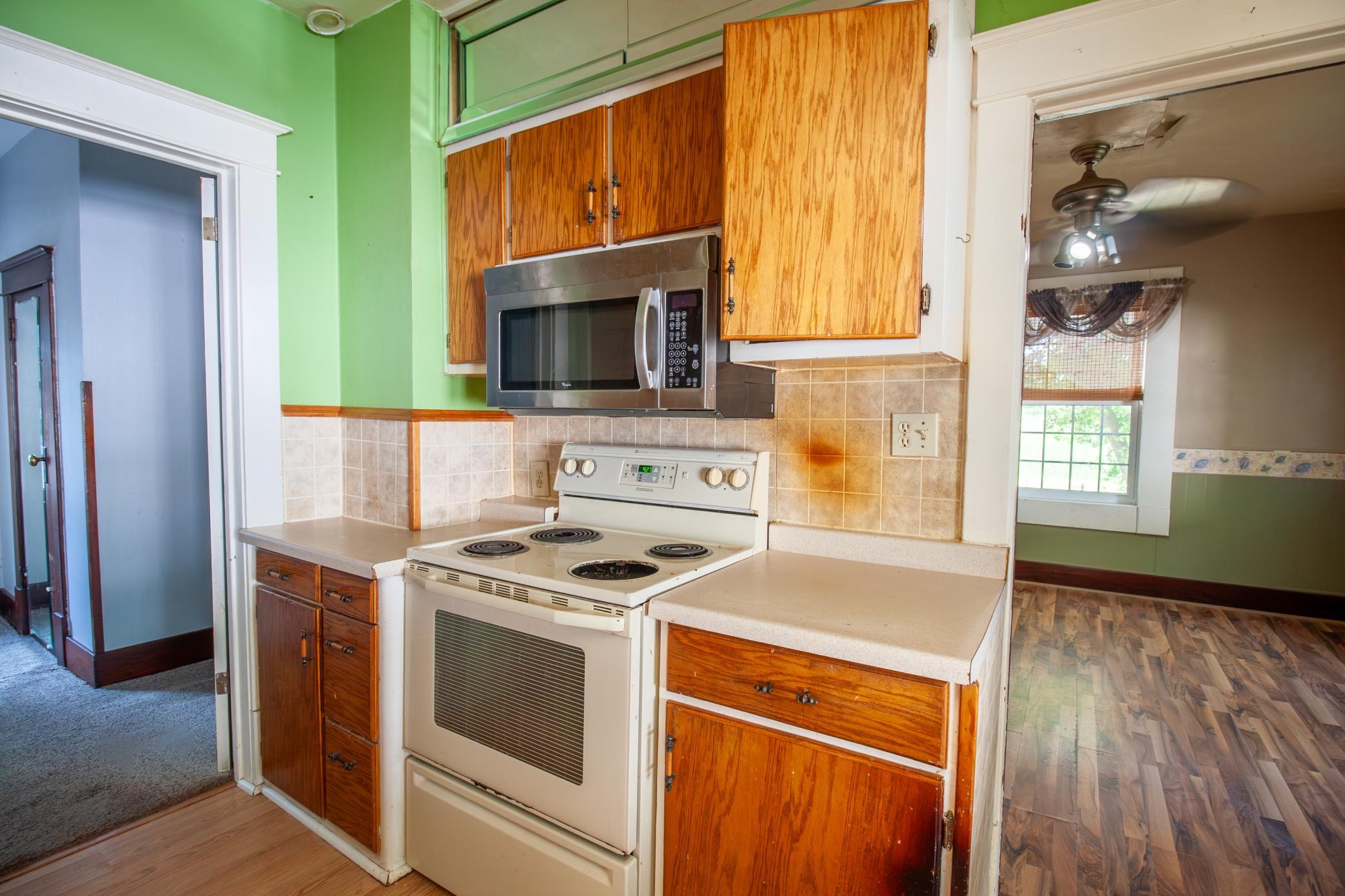 209 Cleveland Avenue E Property Photo 18
