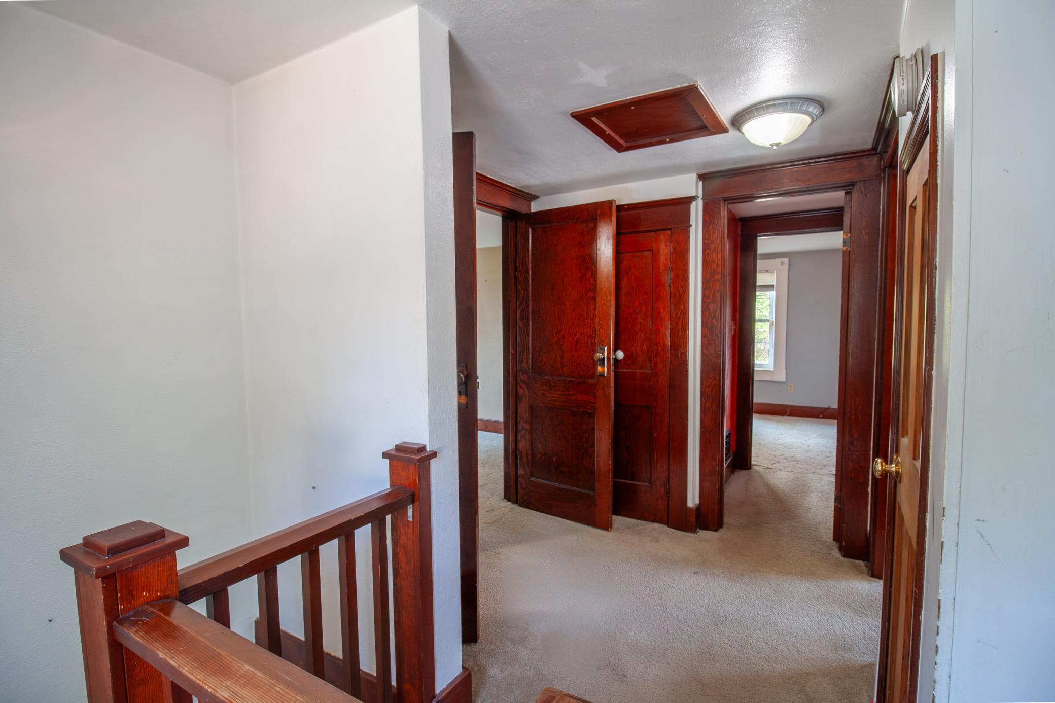 209 Cleveland Avenue E Property Photo 23