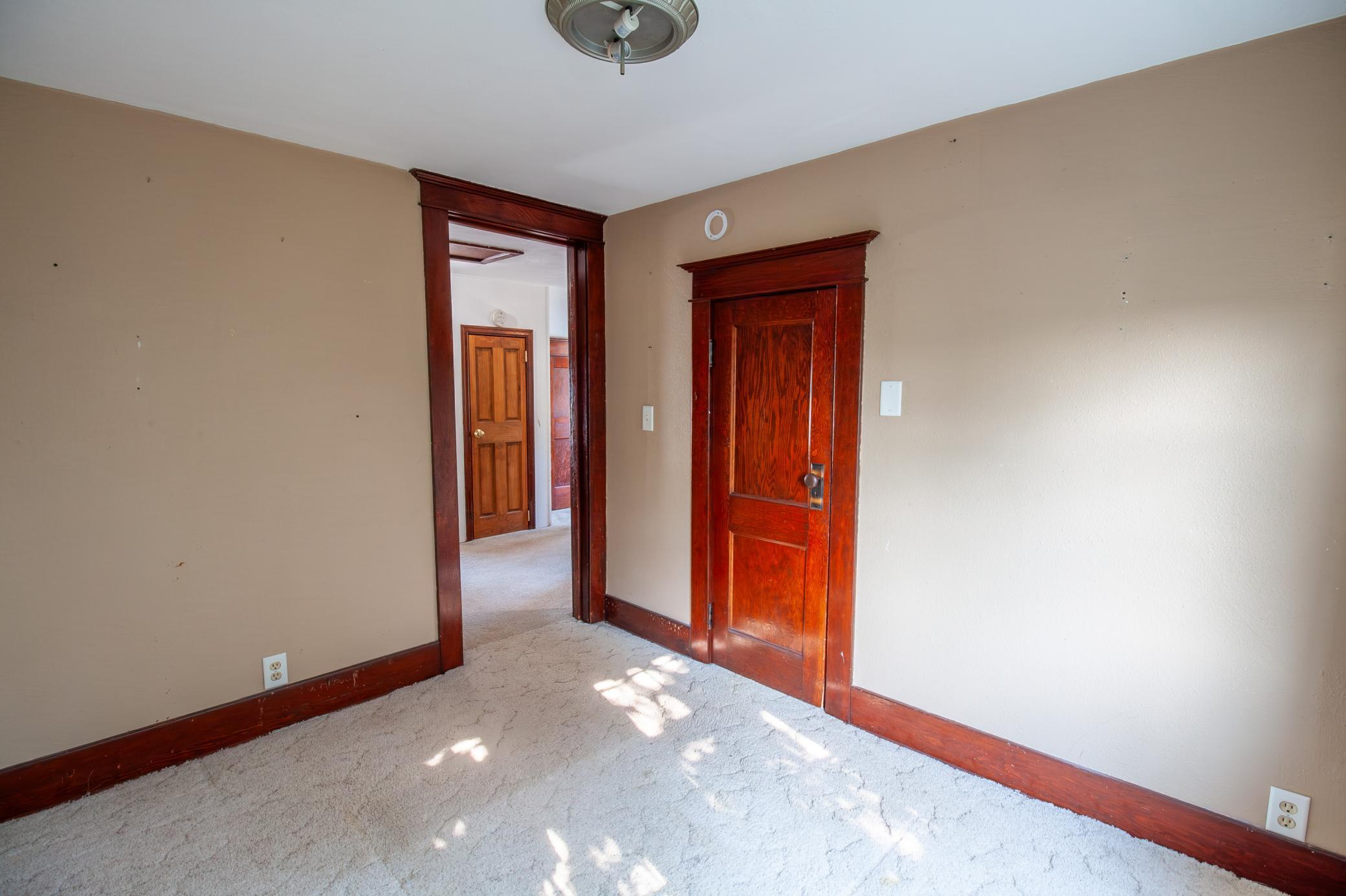 209 Cleveland Avenue E Property Photo 24