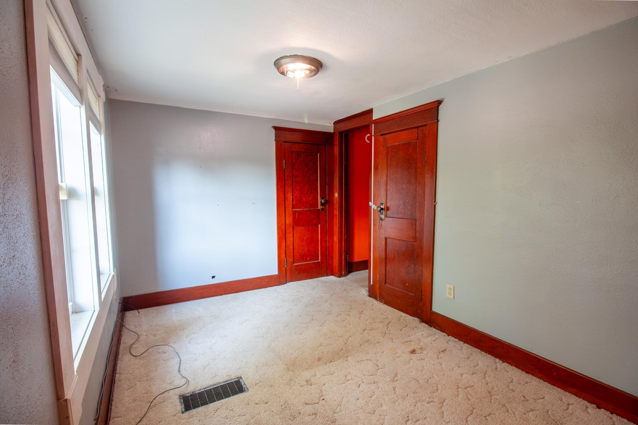209 Cleveland Avenue E Property Photo 25