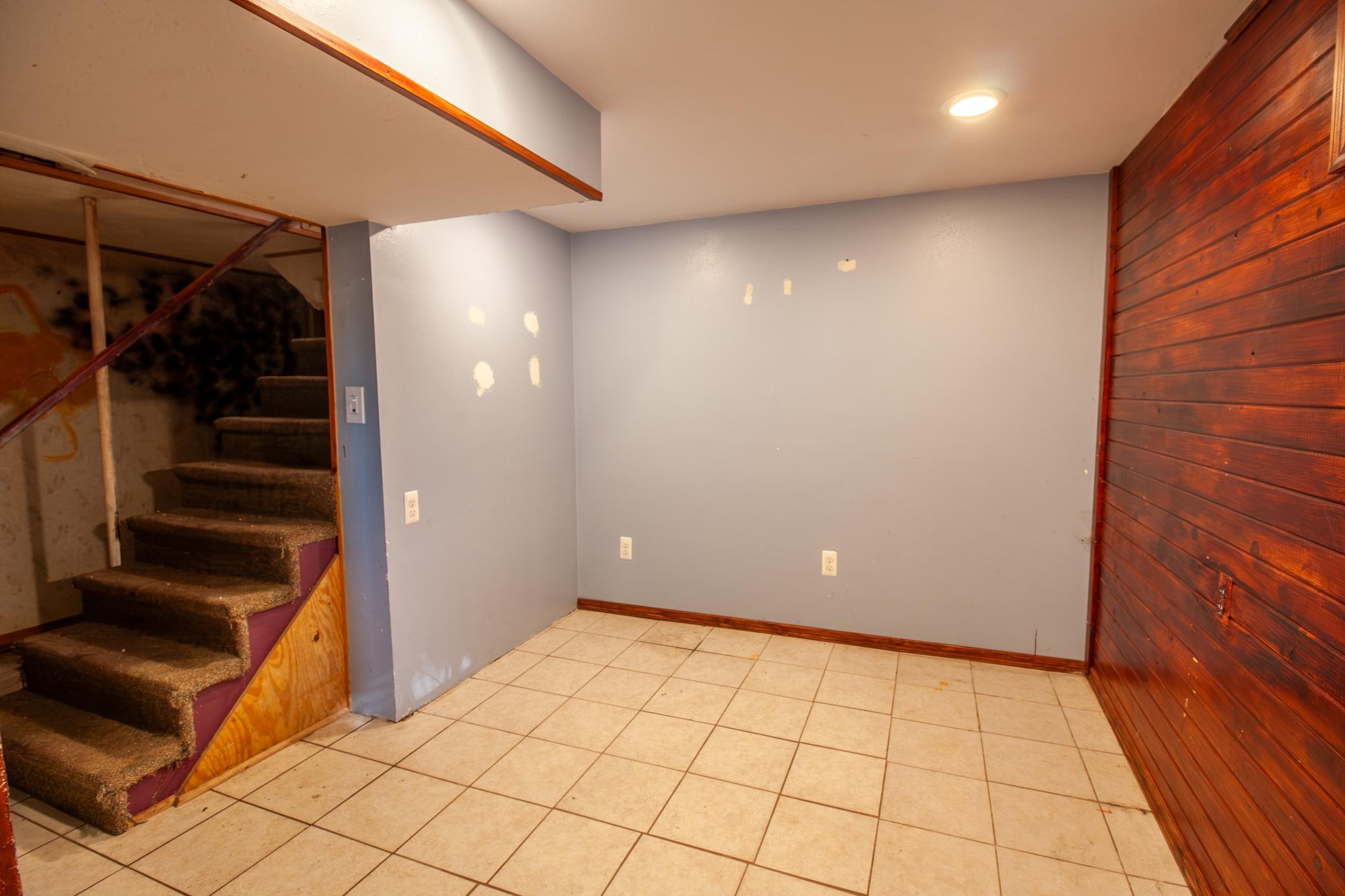 209 Cleveland Avenue E Property Photo 31